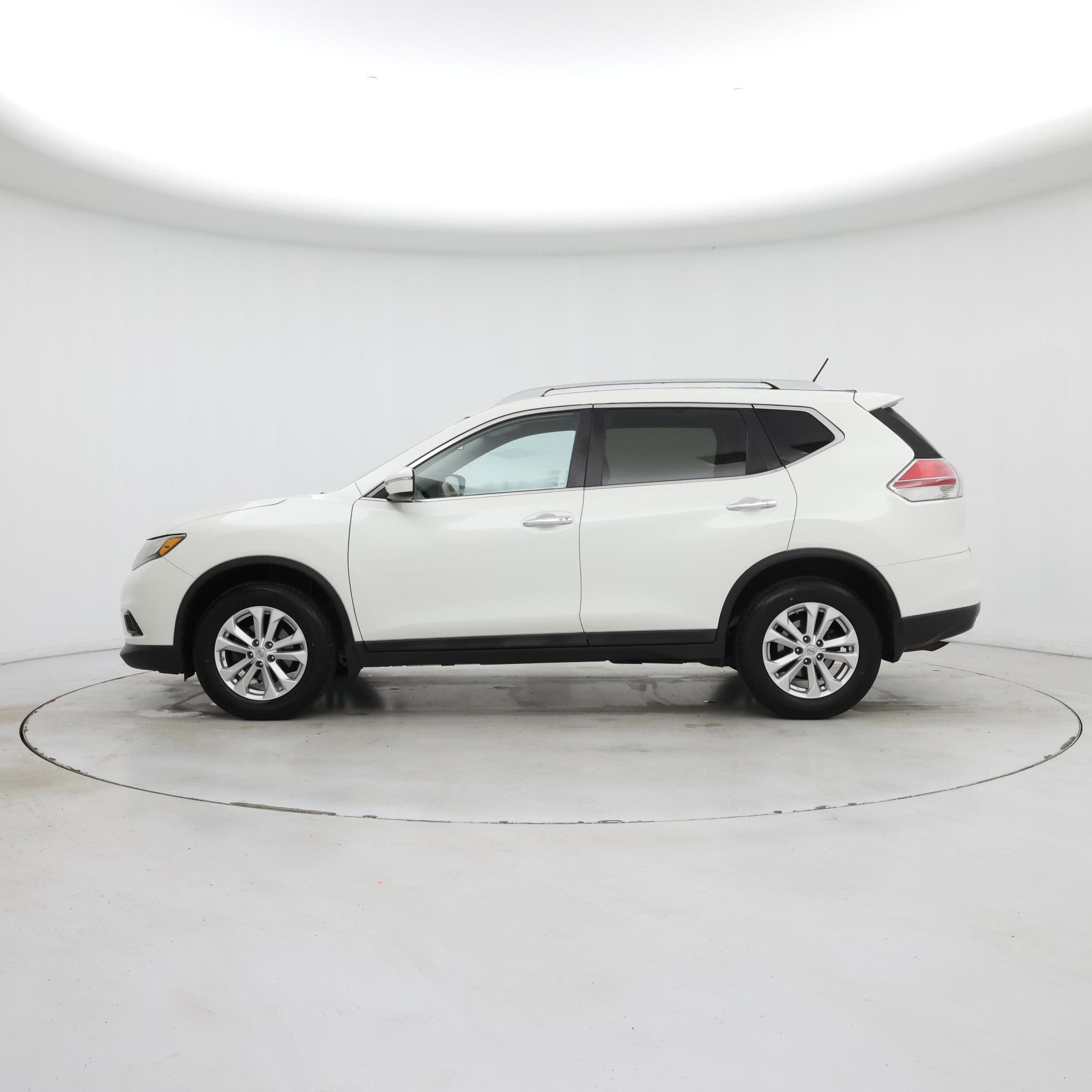 Thumbnail: 2015 Nissan Rogue - 3