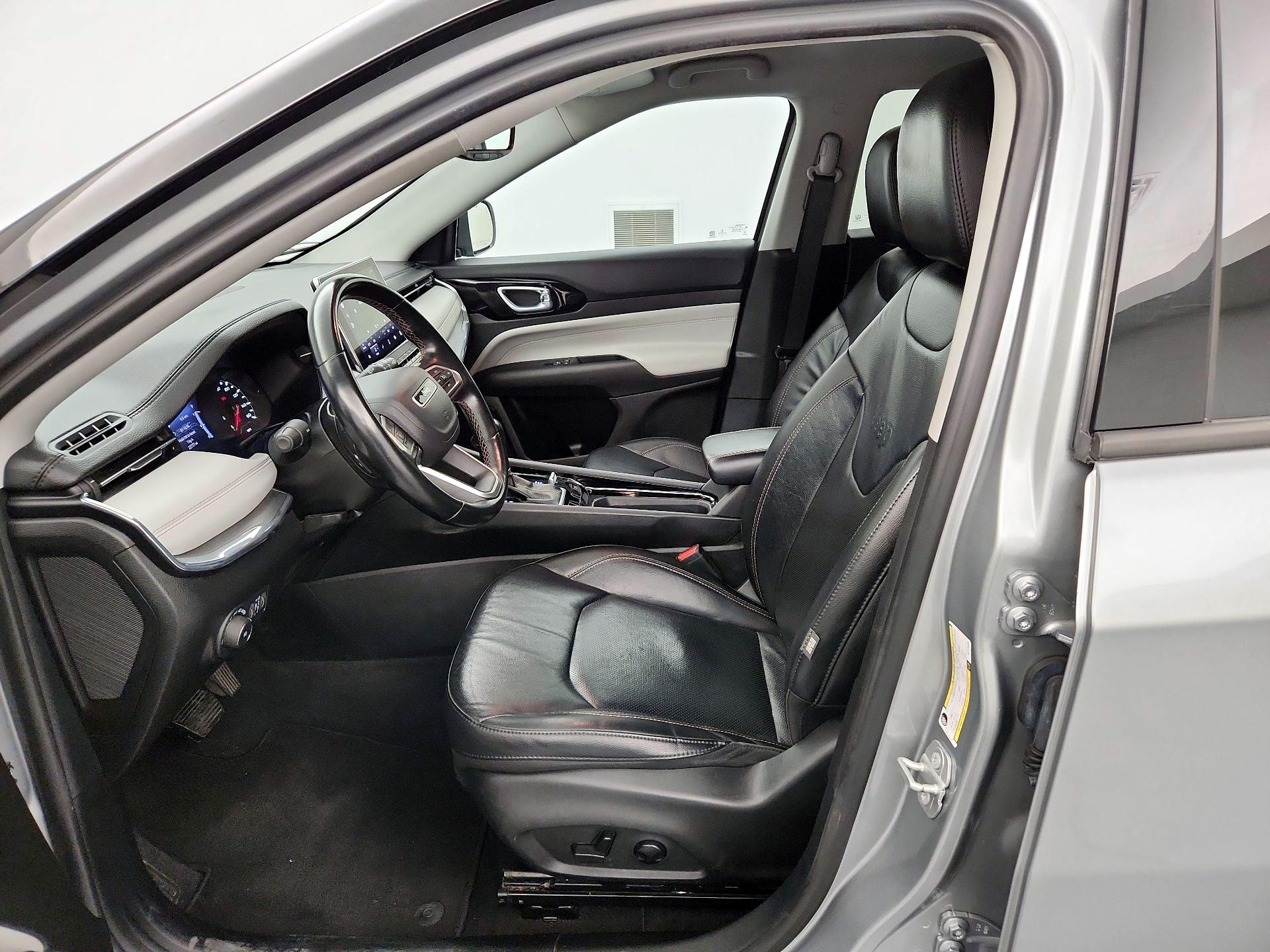 Thumbnail: 2022 Jeep Compass - 11