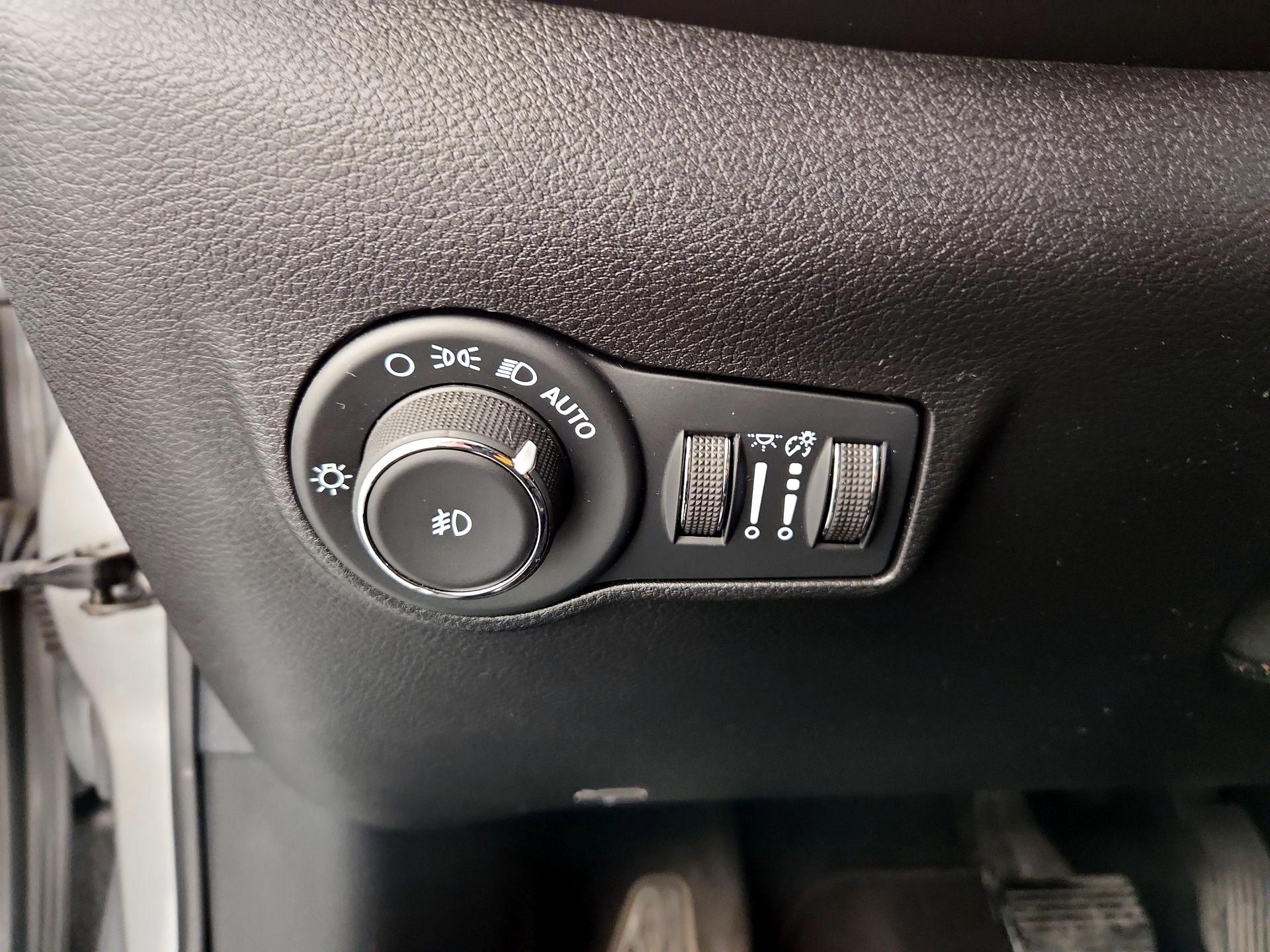 Thumbnail: 2022 Jeep Compass - 13