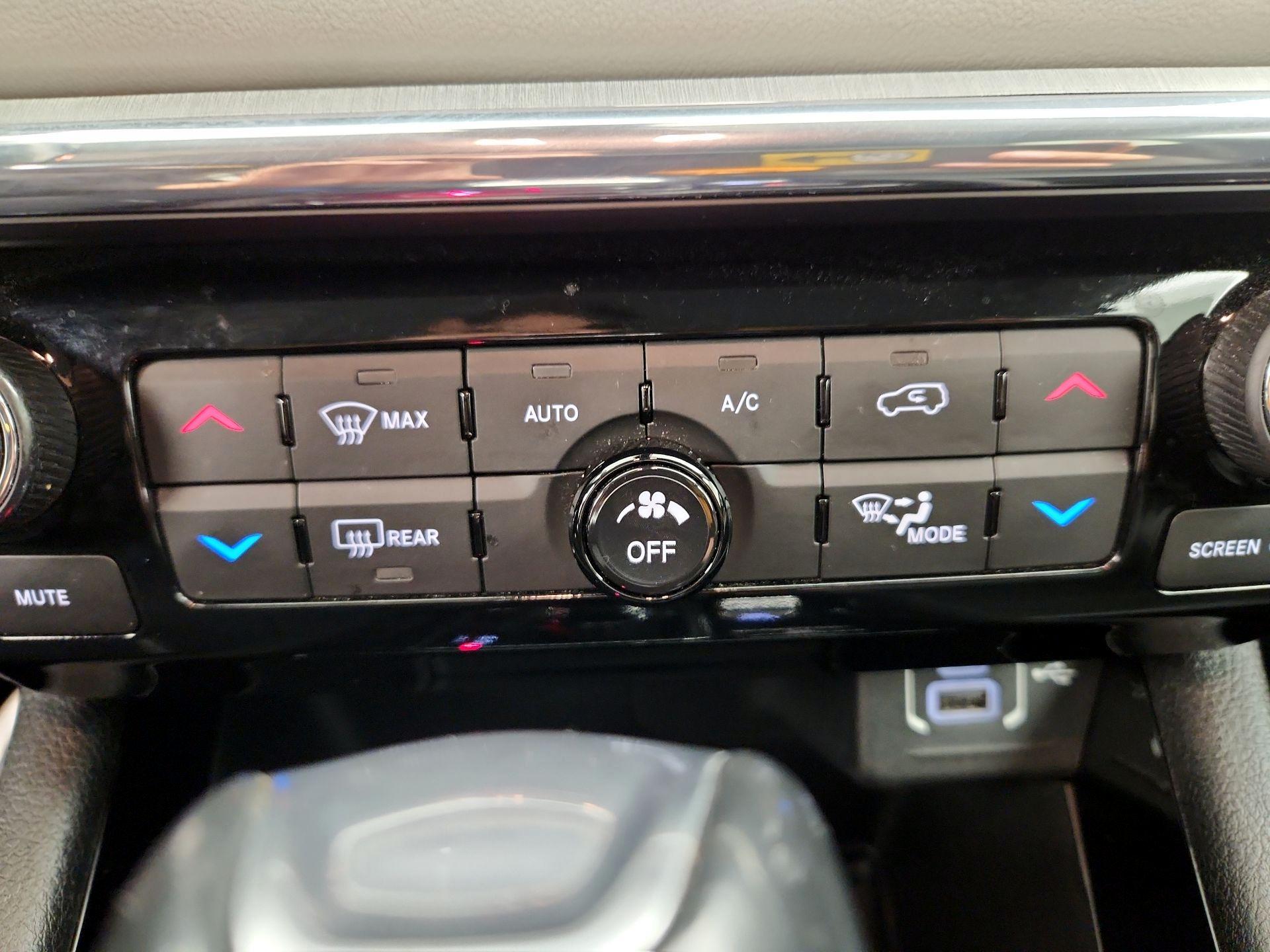 Thumbnail: 2022 Jeep Compass - 16