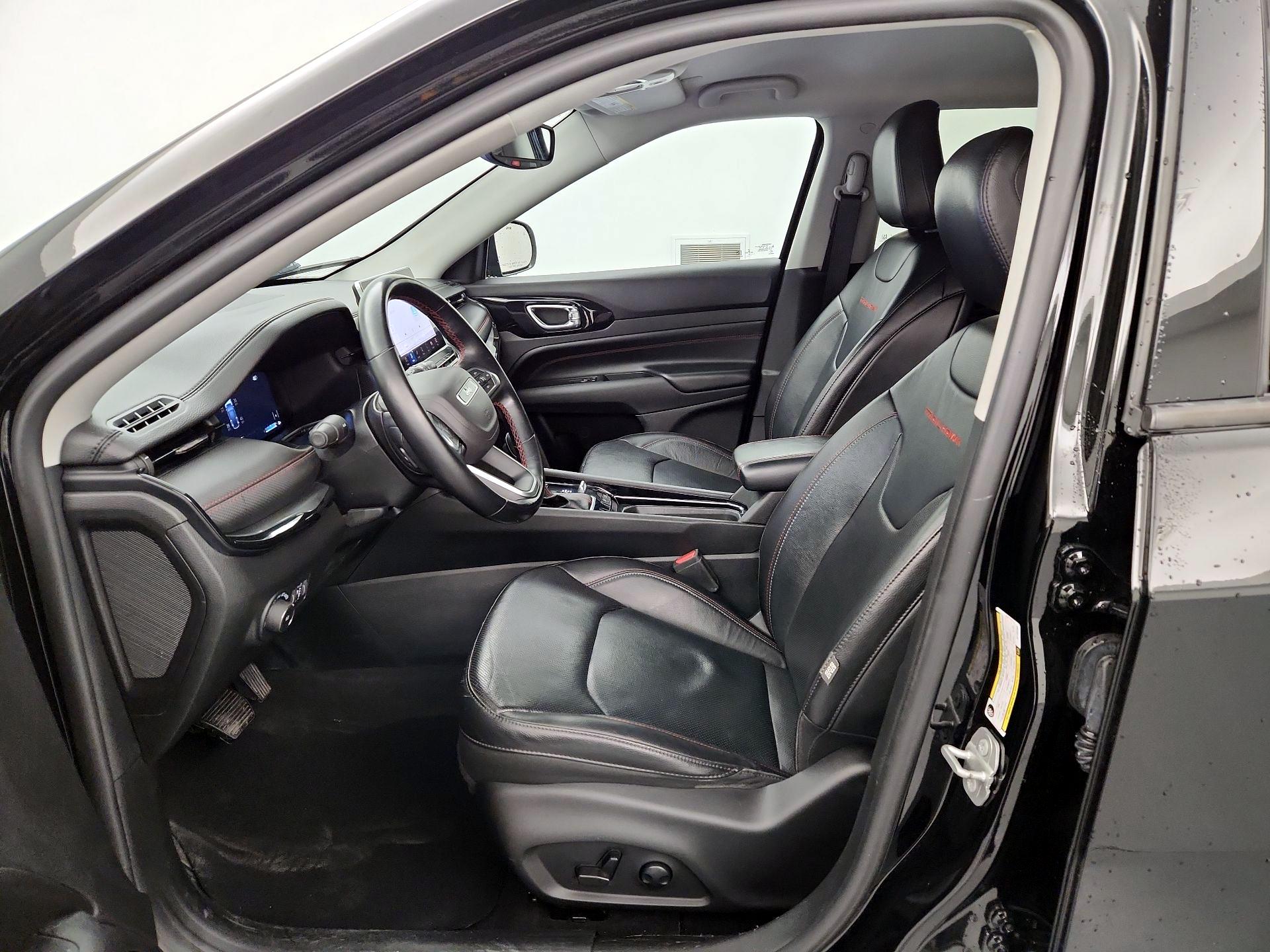 Thumbnail: 2022 Jeep Compass - 11