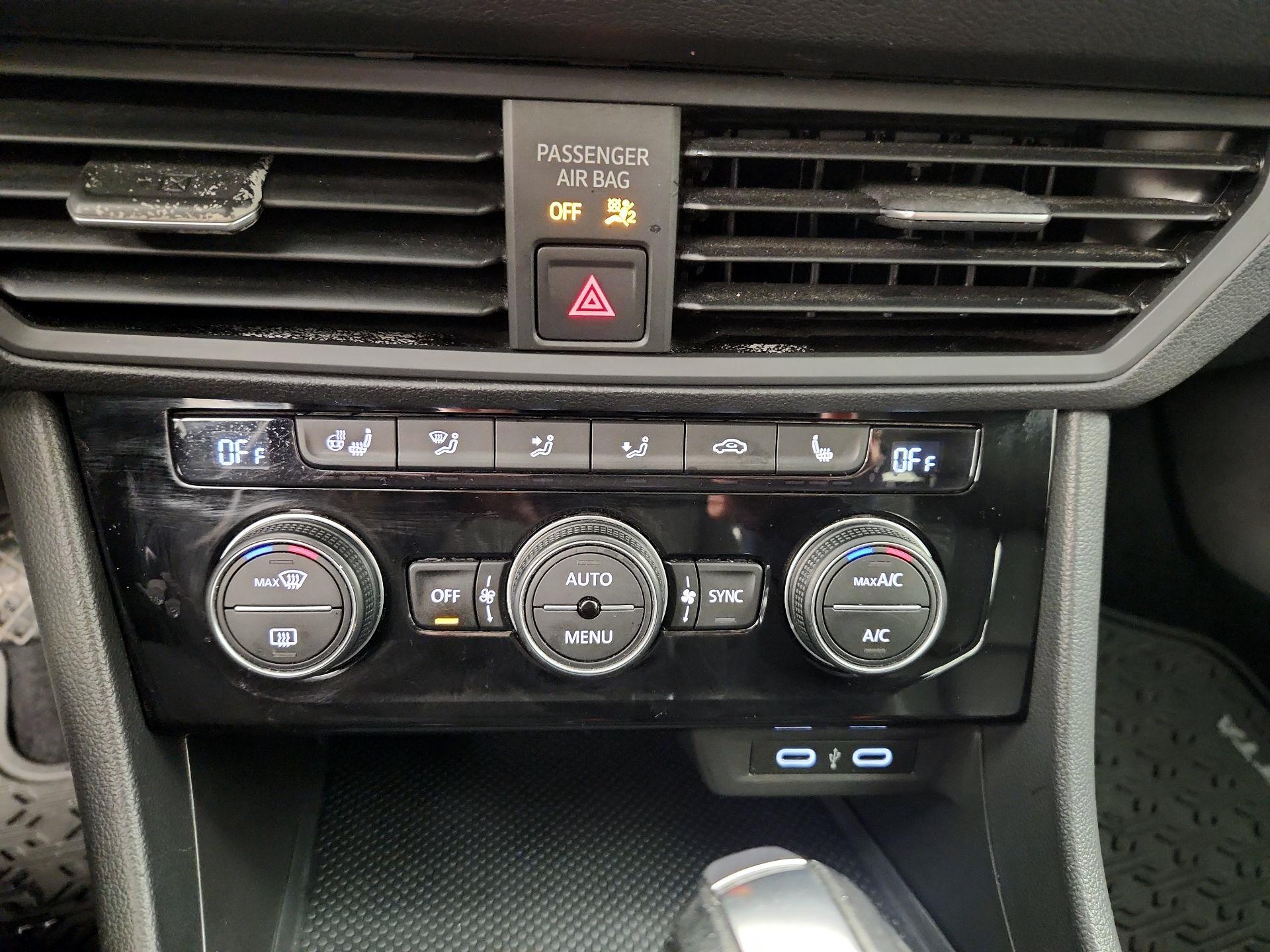 Thumbnail: 2020 Volkswagen Jetta - 16