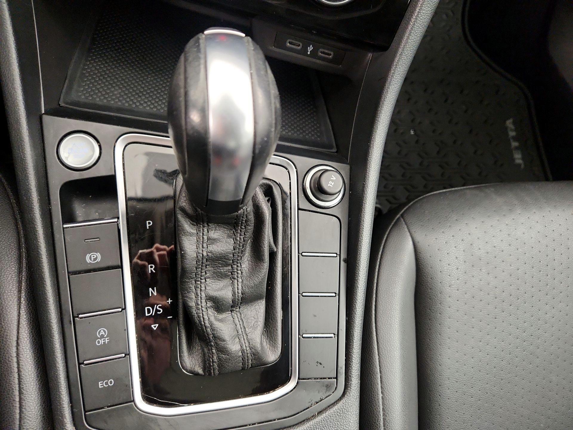 Thumbnail: 2020 Volkswagen Jetta - 17