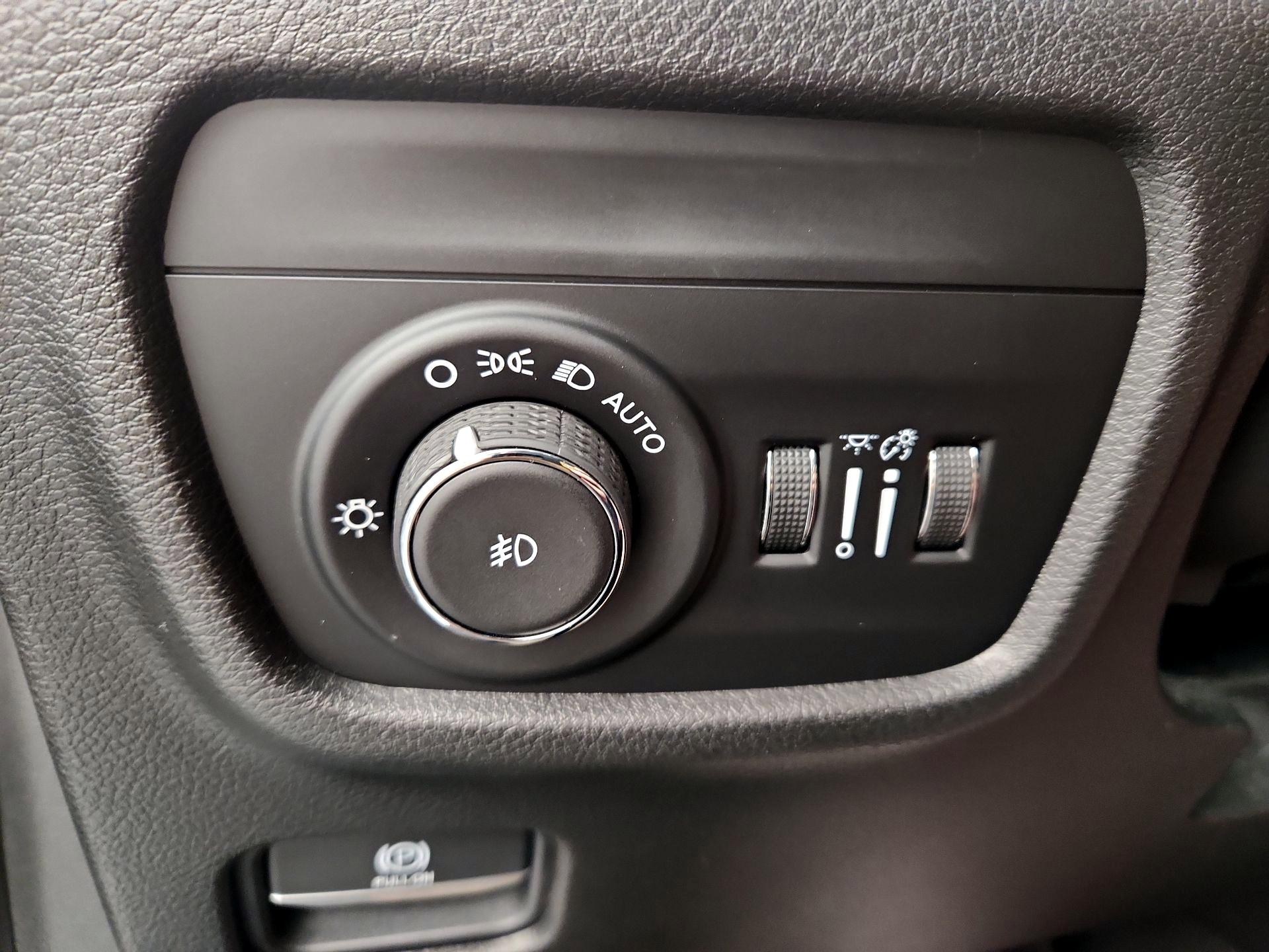 Thumbnail: 2022 Jeep Grand Cherokee - 13