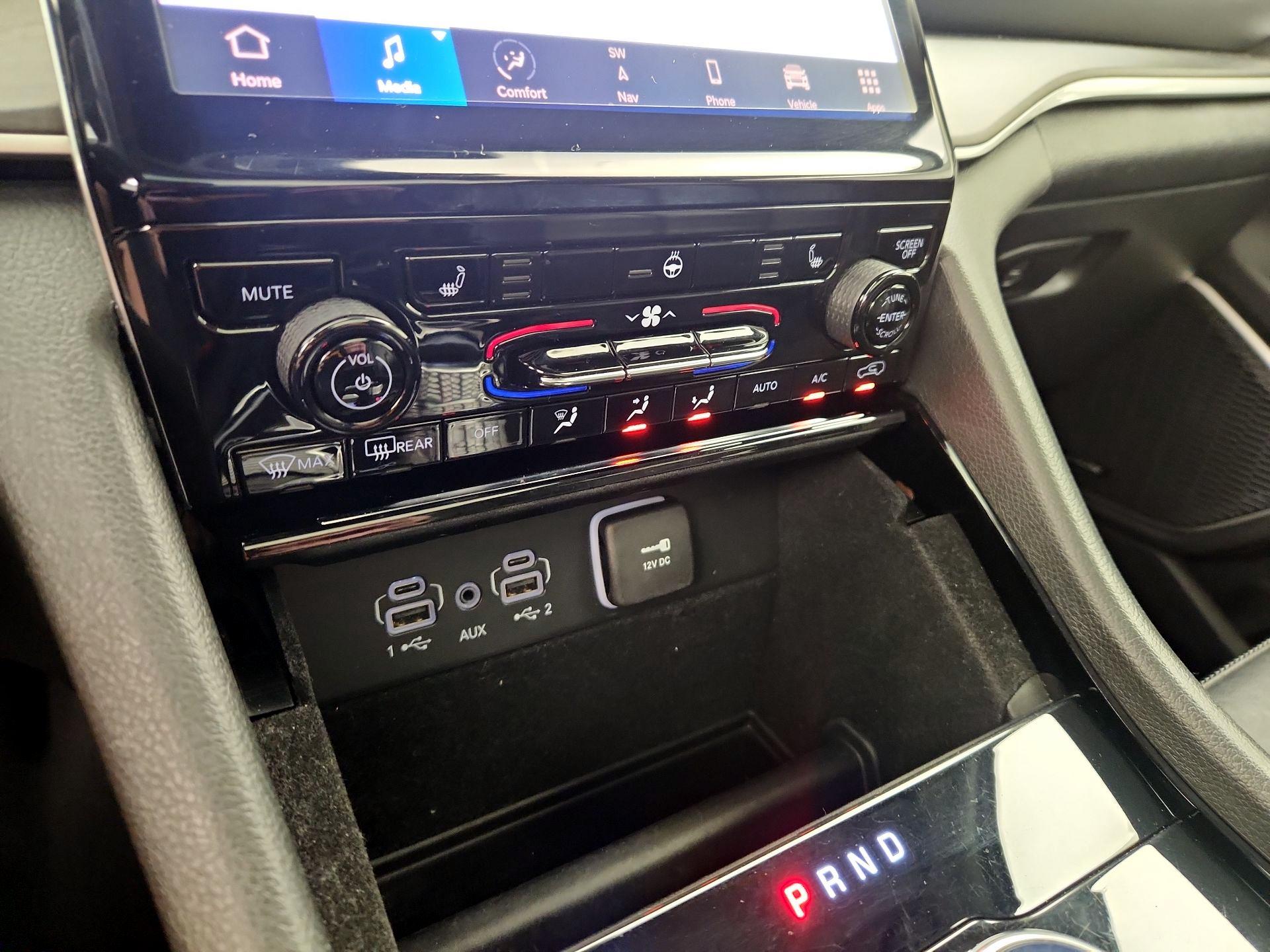 Thumbnail: 2022 Jeep Grand Cherokee - 16