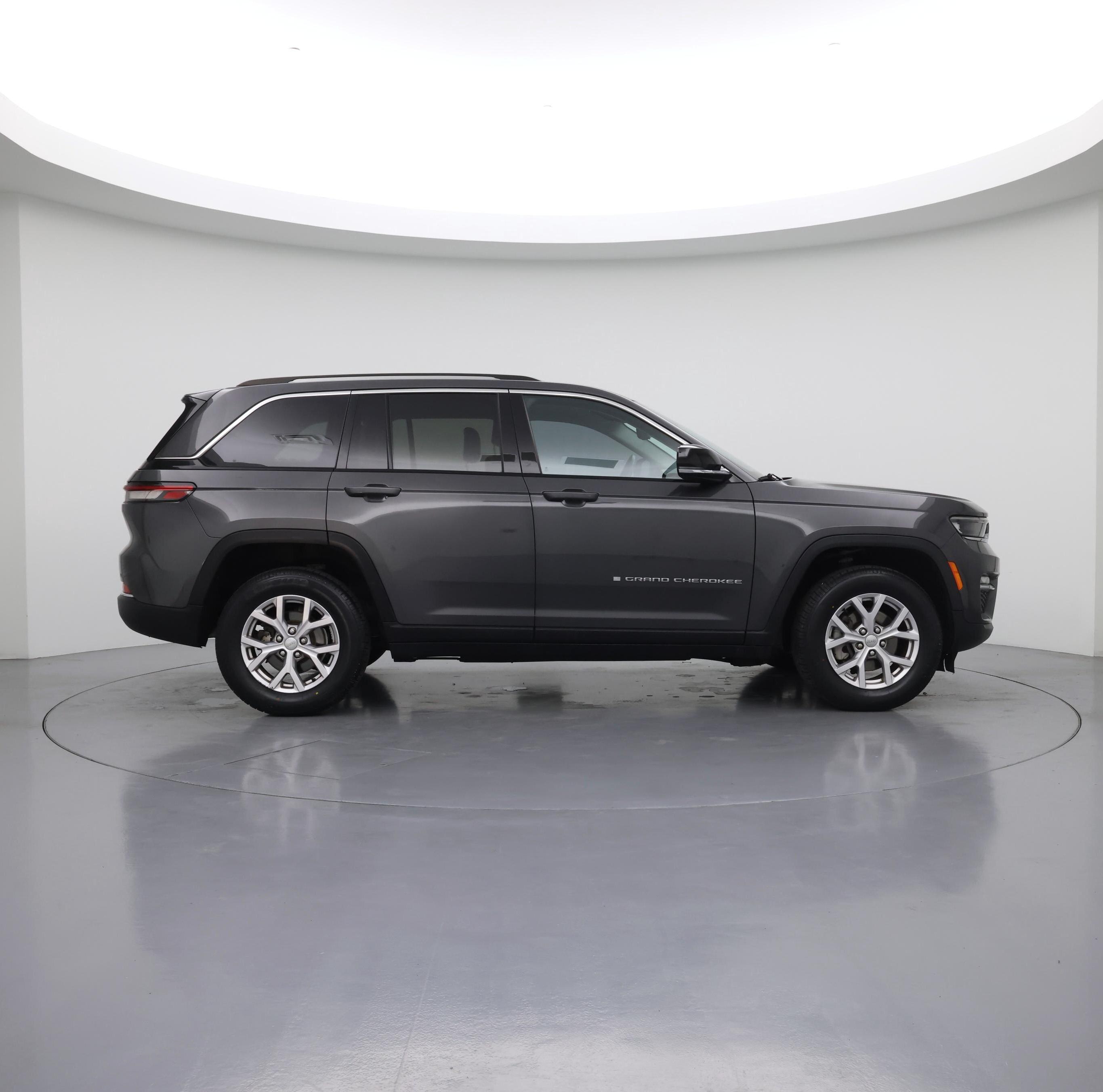 Thumbnail: 2022 Jeep Grand Cherokee - 7