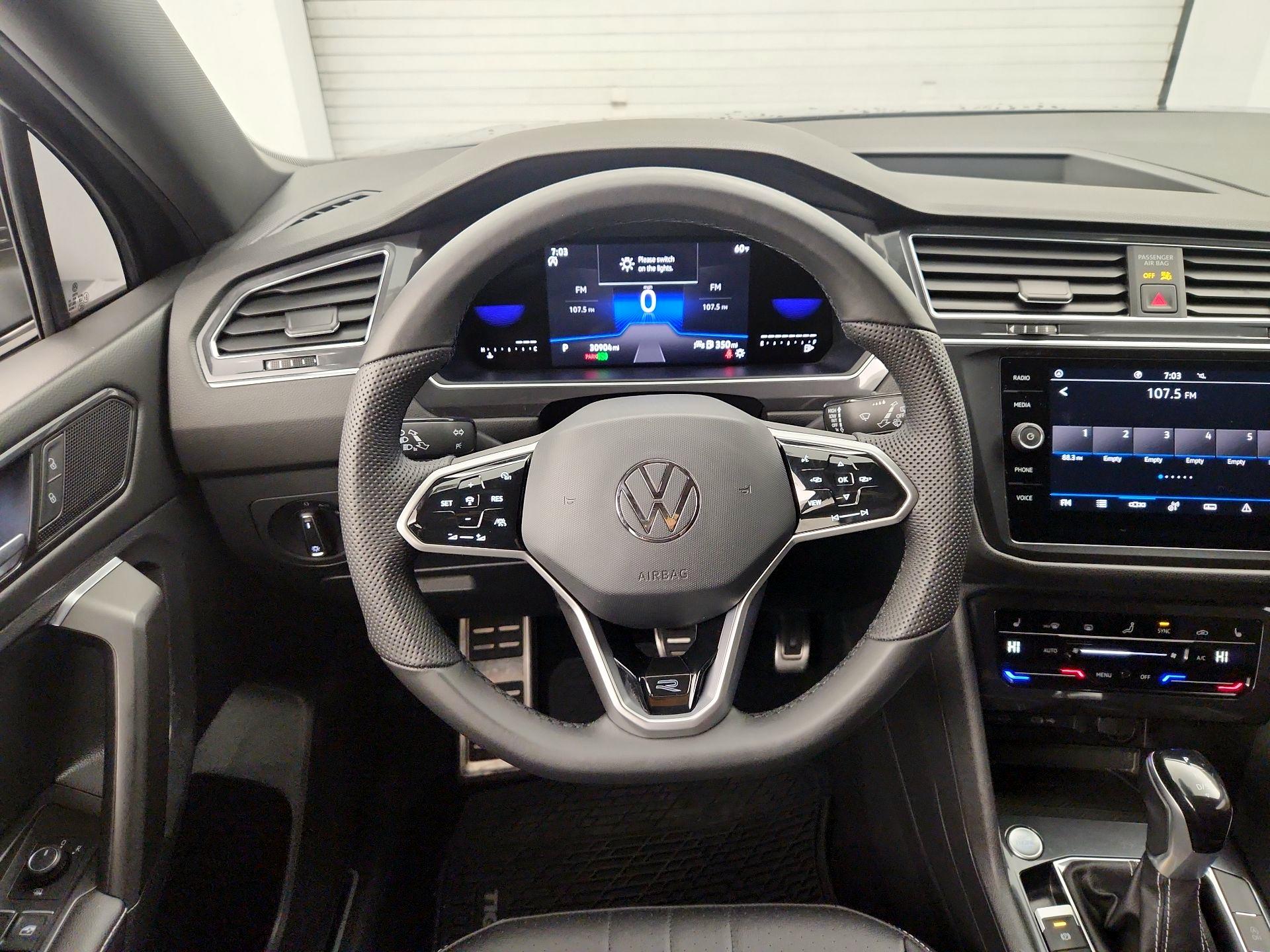 Thumbnail: 2022 Volkswagen Tiguan - 10