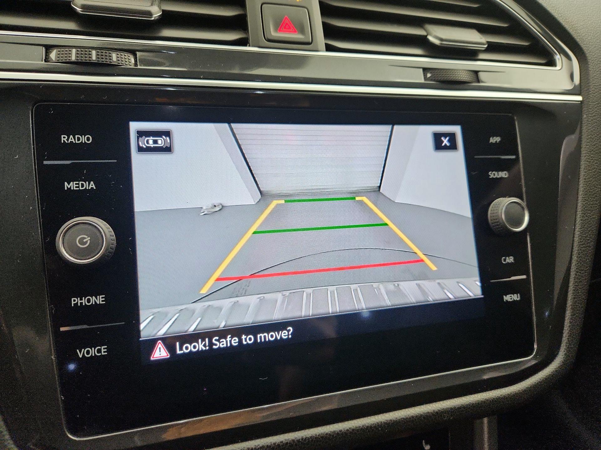 Thumbnail: 2022 Volkswagen Tiguan - 14