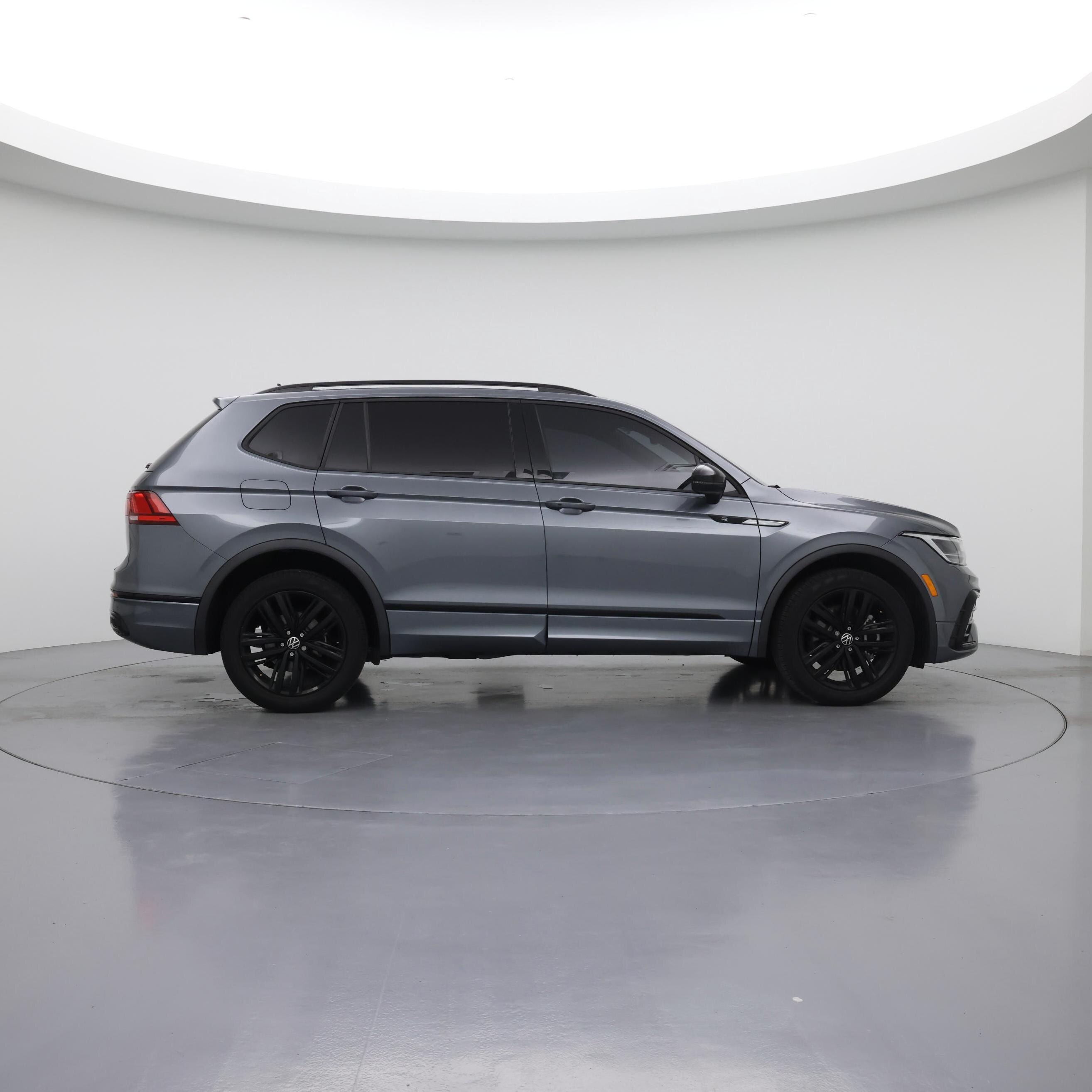 Thumbnail: 2022 Volkswagen Tiguan - 7