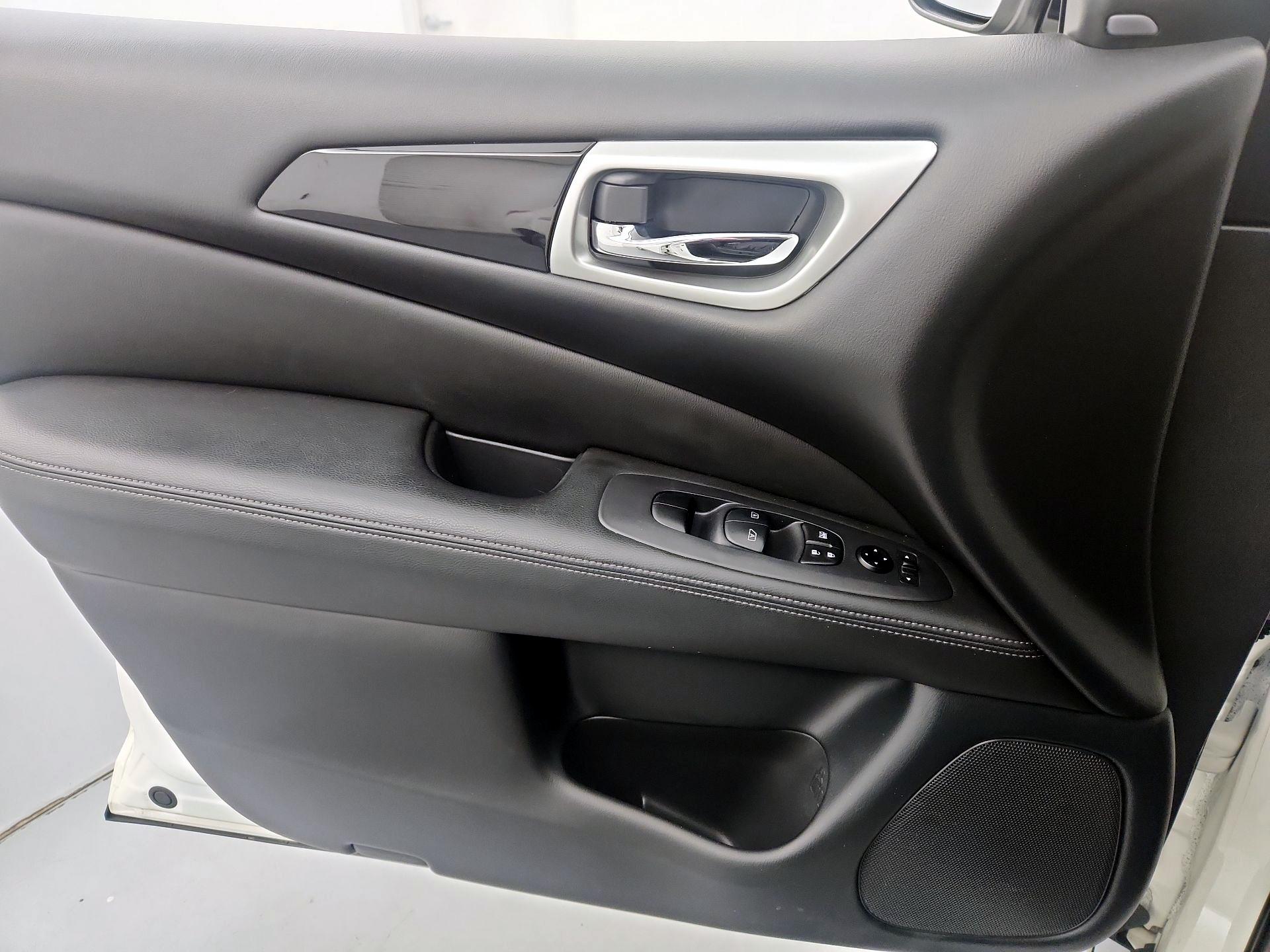 Thumbnail: 2020 Nissan Pathfinder - 12