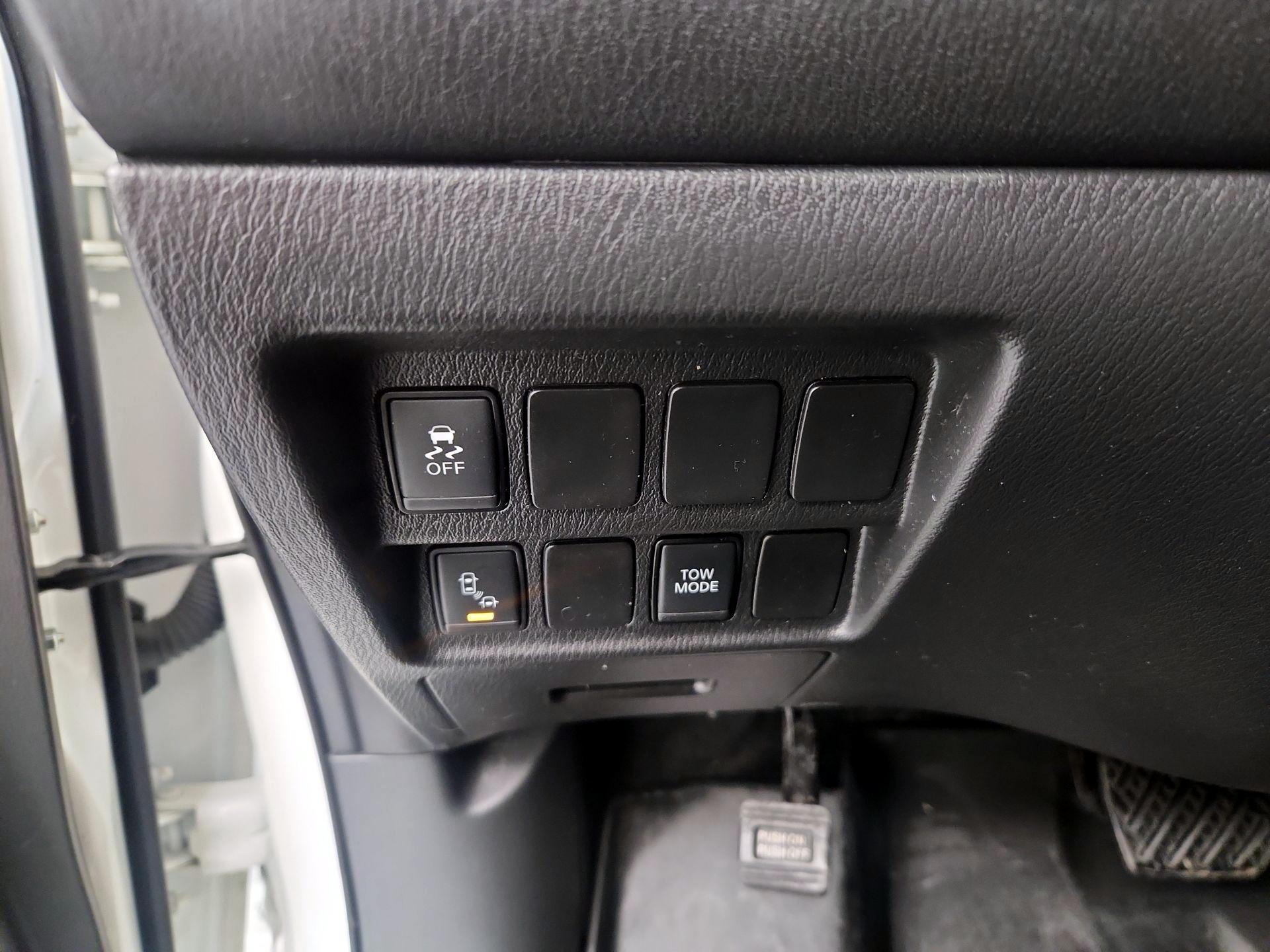 Thumbnail: 2020 Nissan Pathfinder - 13