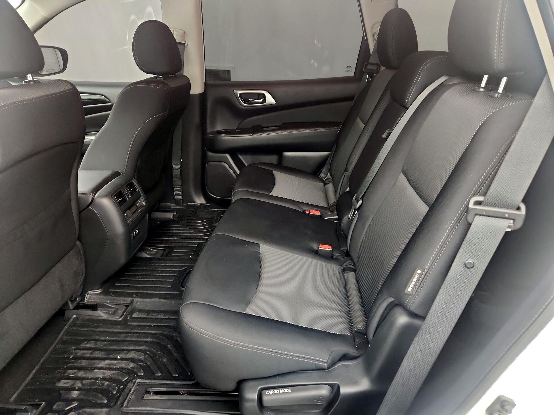 Thumbnail: 2020 Nissan Pathfinder - 19