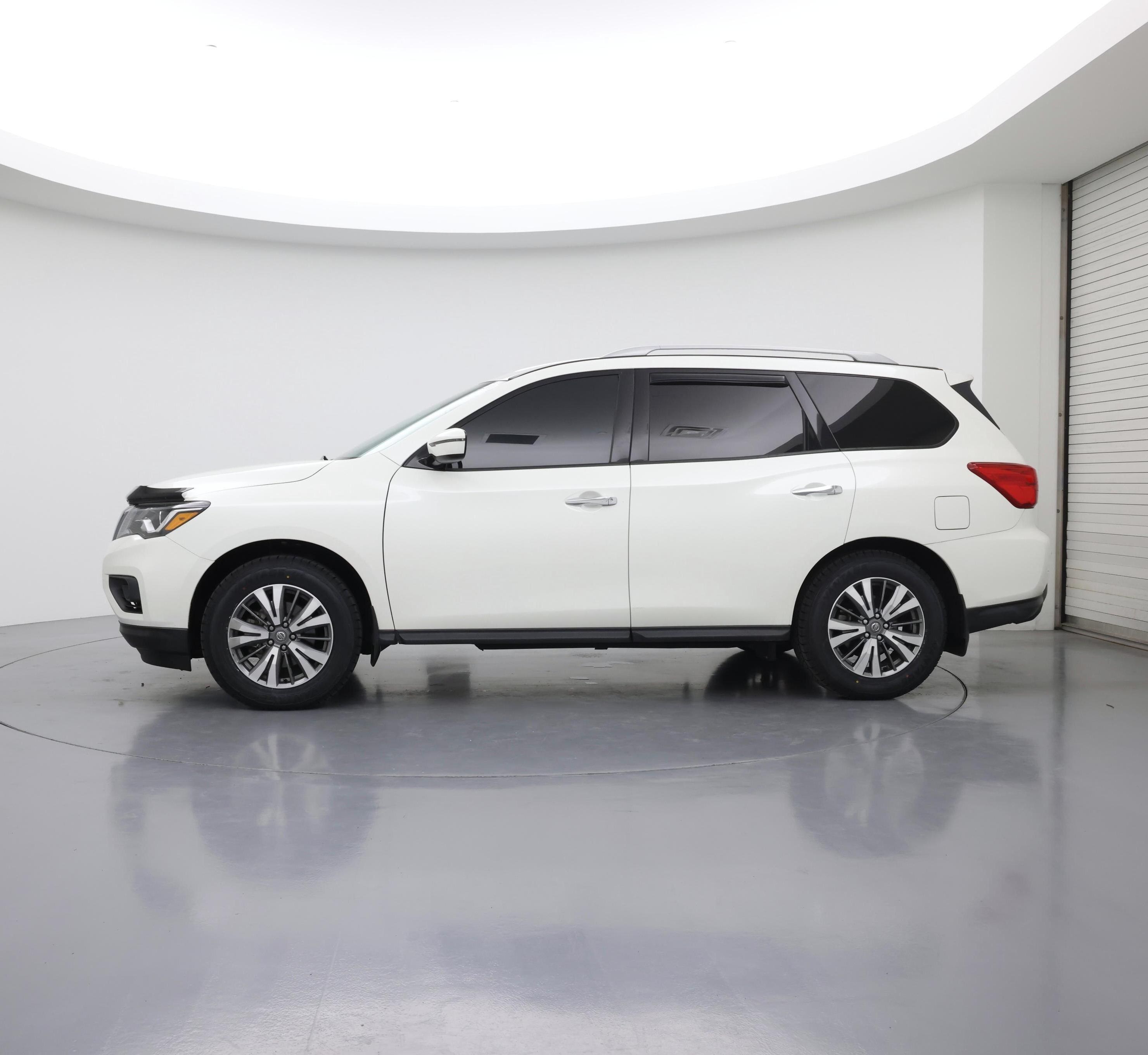 Thumbnail: 2020 Nissan Pathfinder - 3