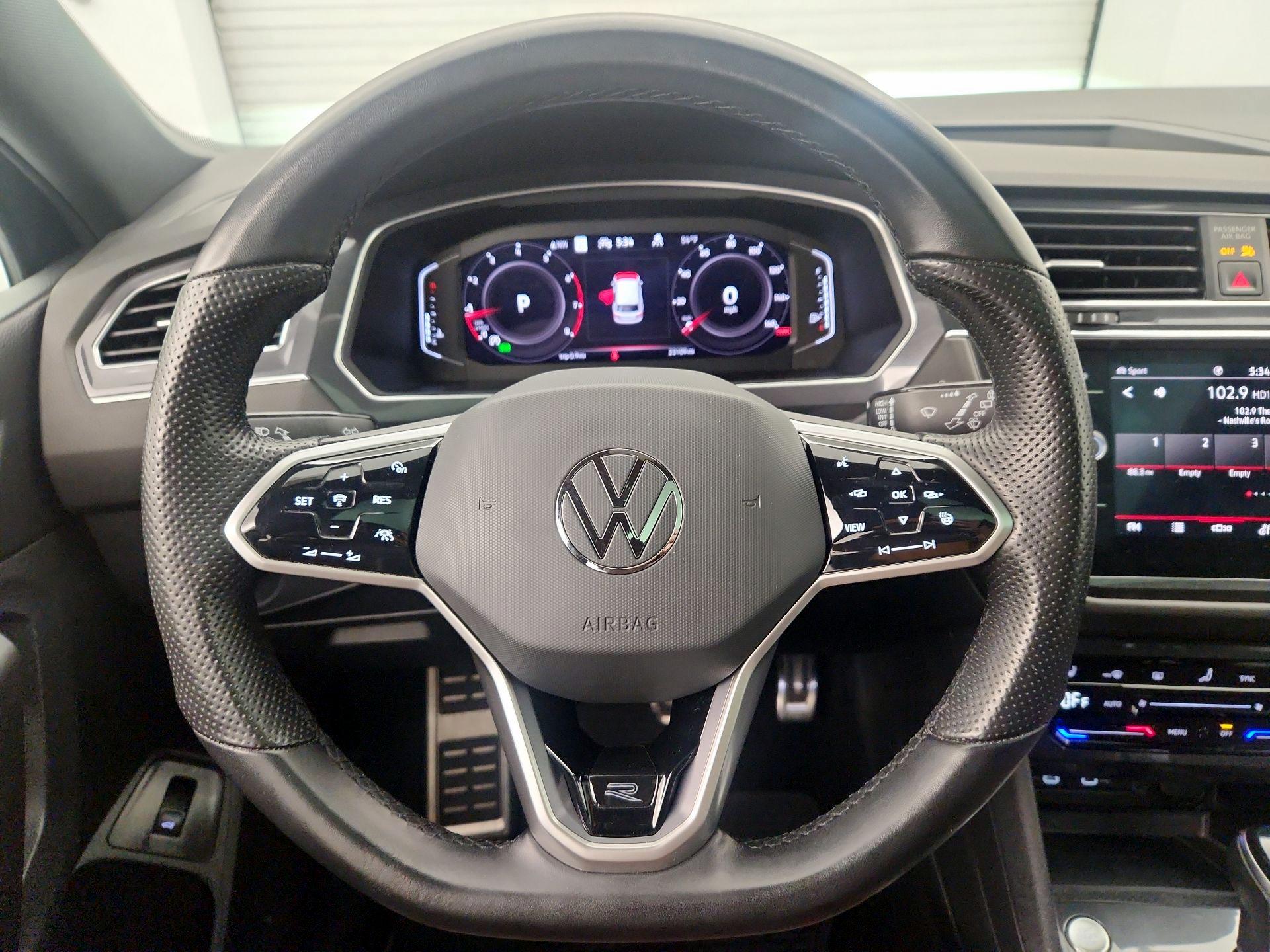 Thumbnail: 2022 Volkswagen Tiguan - 10