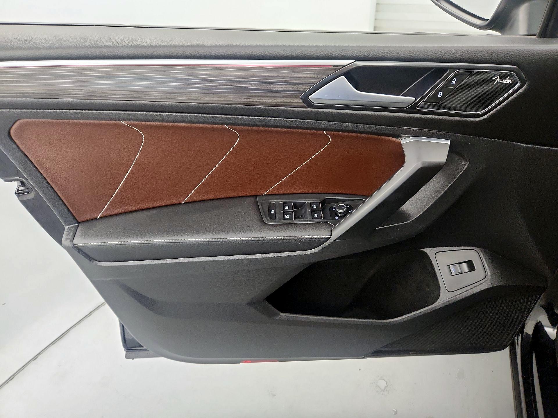 Thumbnail: 2022 Volkswagen Tiguan - 12