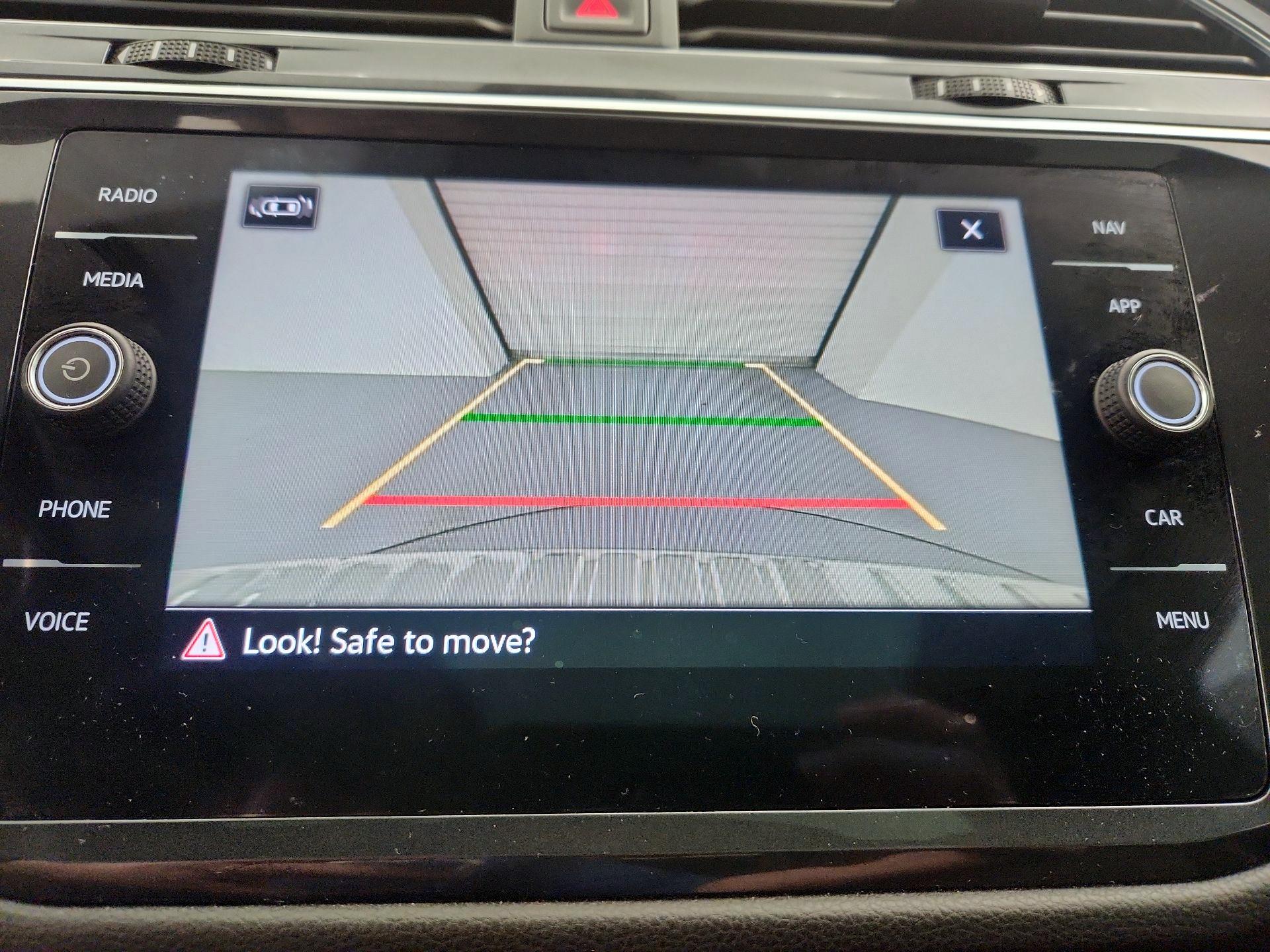 Thumbnail: 2022 Volkswagen Tiguan - 14