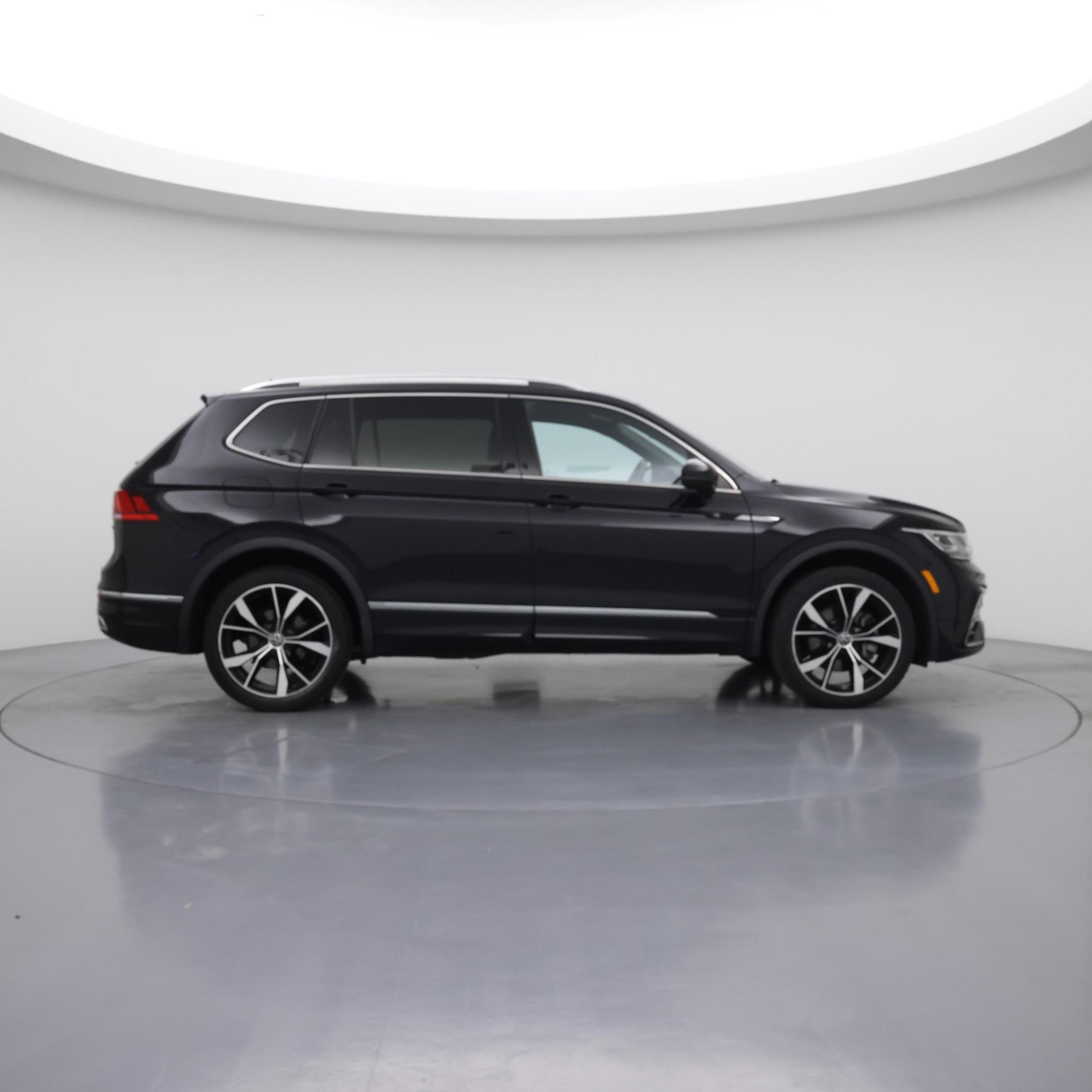 Thumbnail: 2022 Volkswagen Tiguan - 7