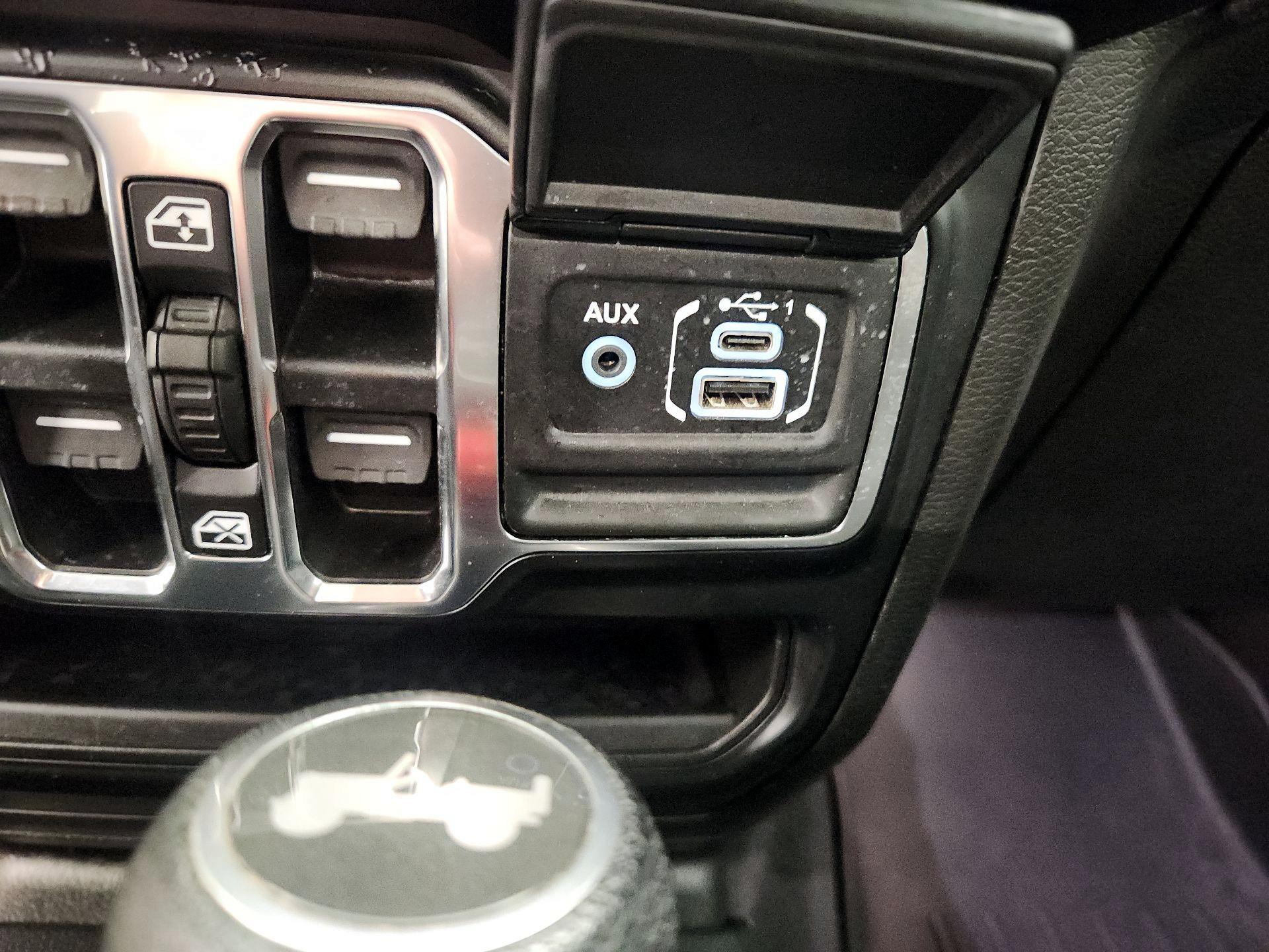 Thumbnail: 2021 Jeep Wrangler - 18