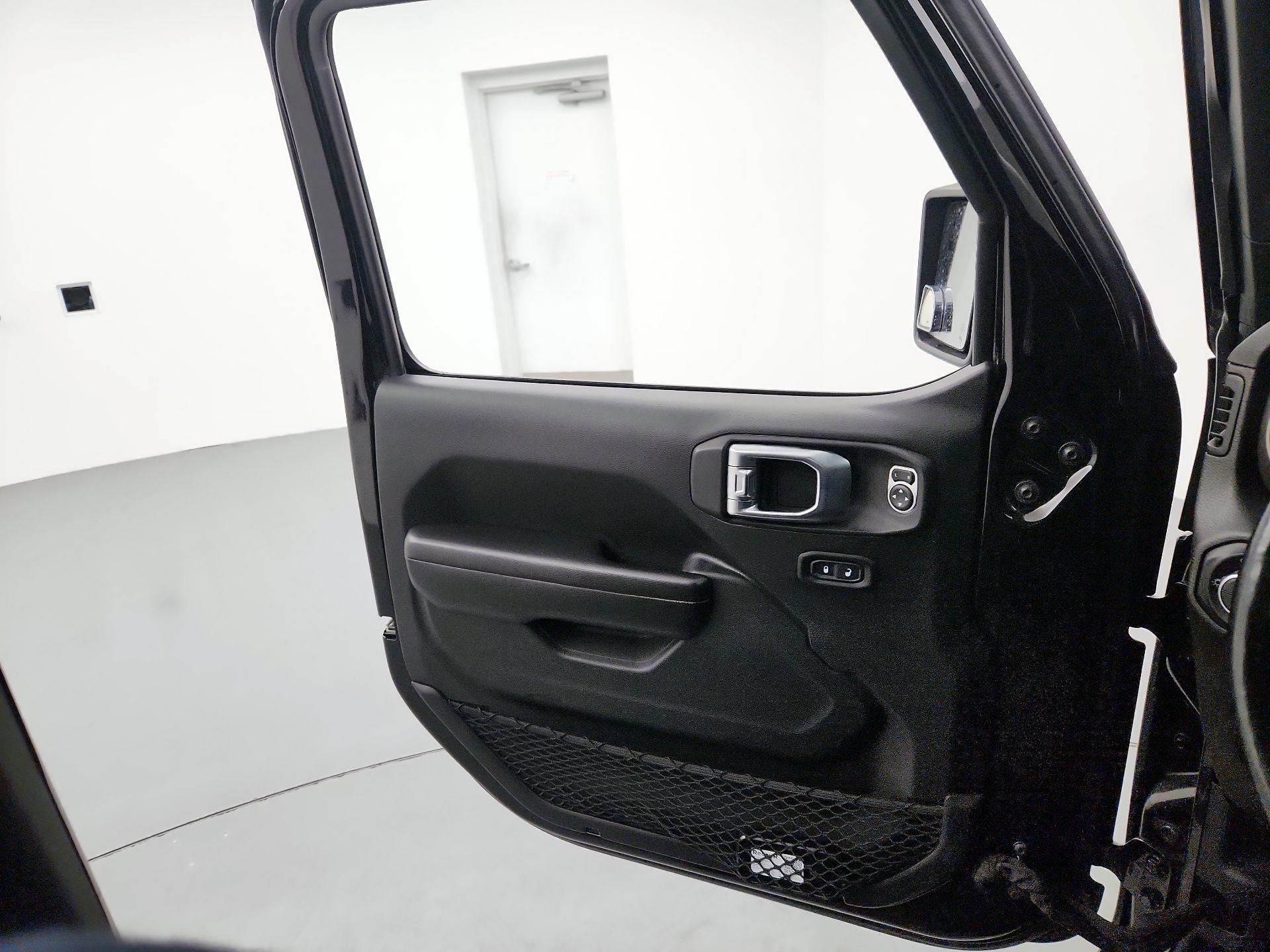 Thumbnail: 2020 Jeep Gladiator - 12