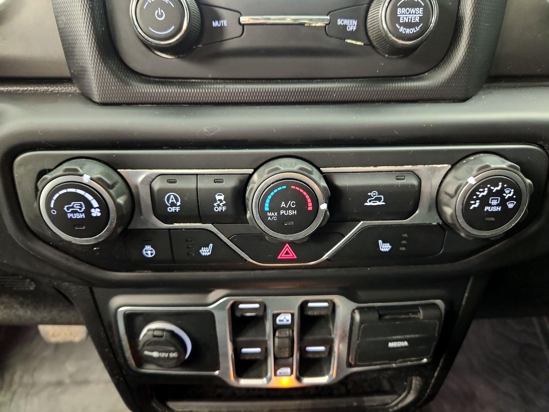 Thumbnail: 2020 Jeep Gladiator - 16