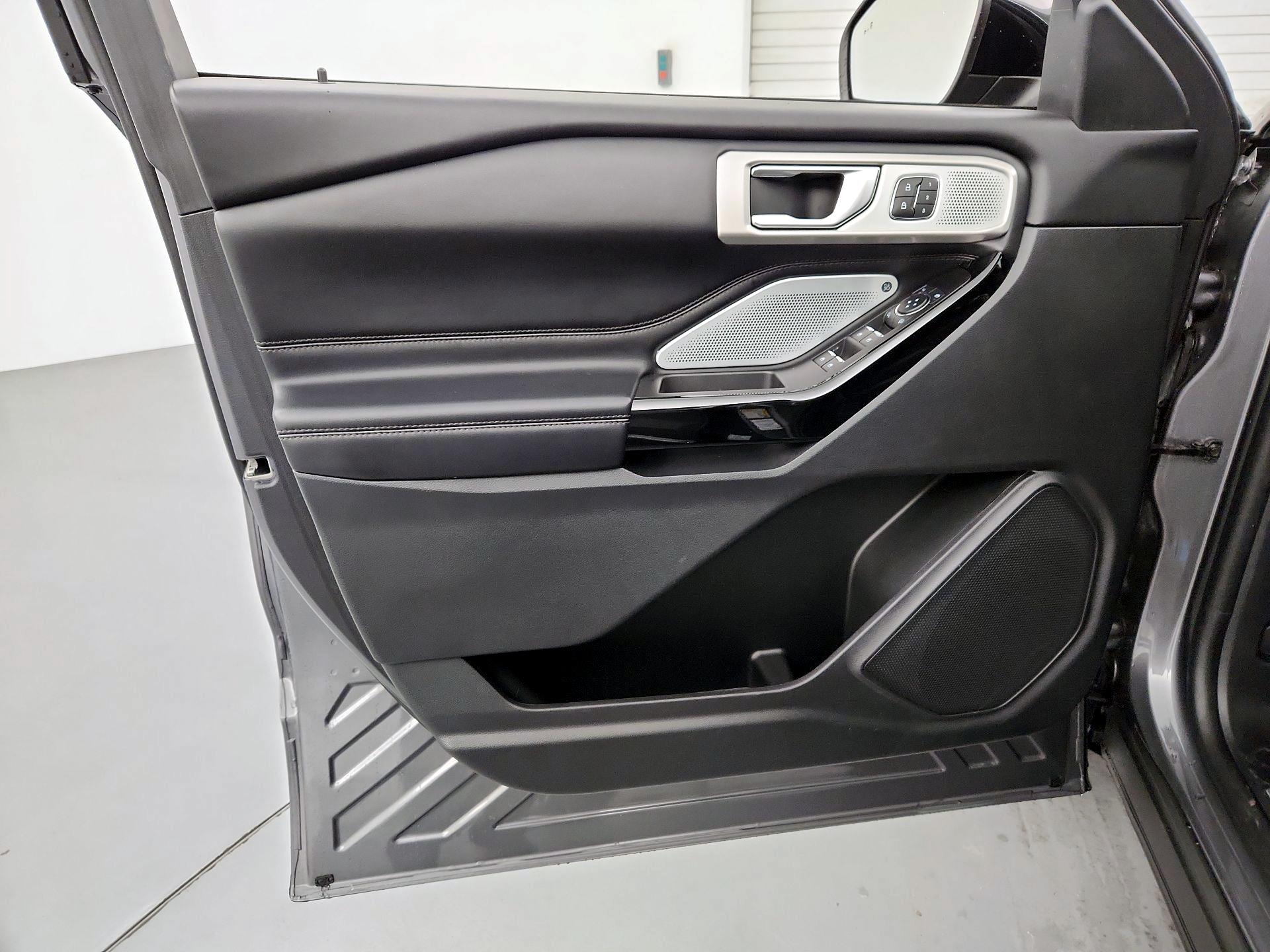 Thumbnail: 2022 Ford Explorer - 12