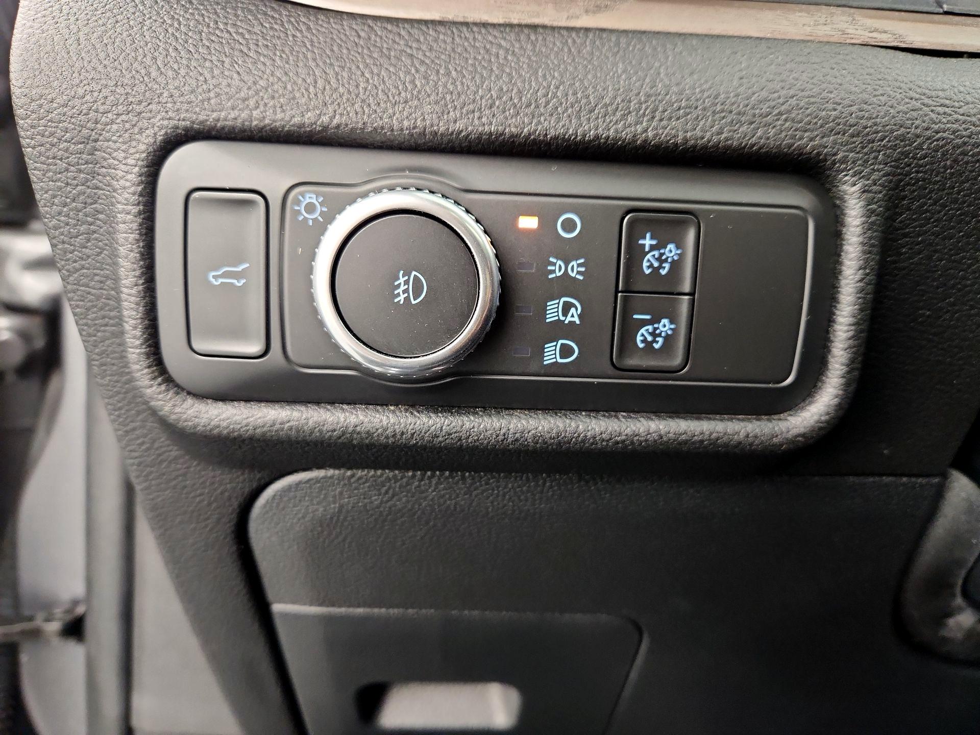 Thumbnail: 2022 Ford Explorer - 13