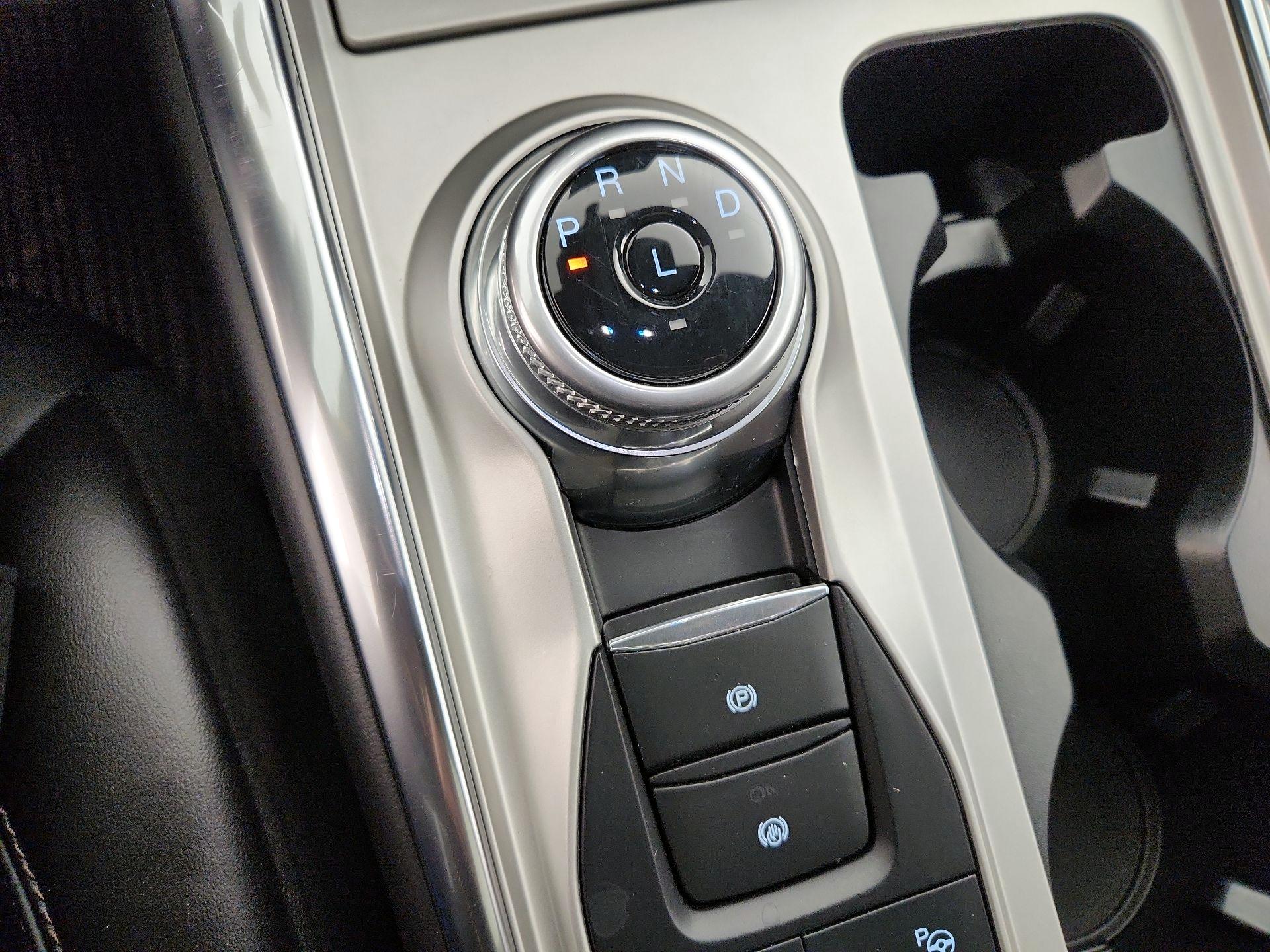 Thumbnail: 2022 Ford Explorer - 17