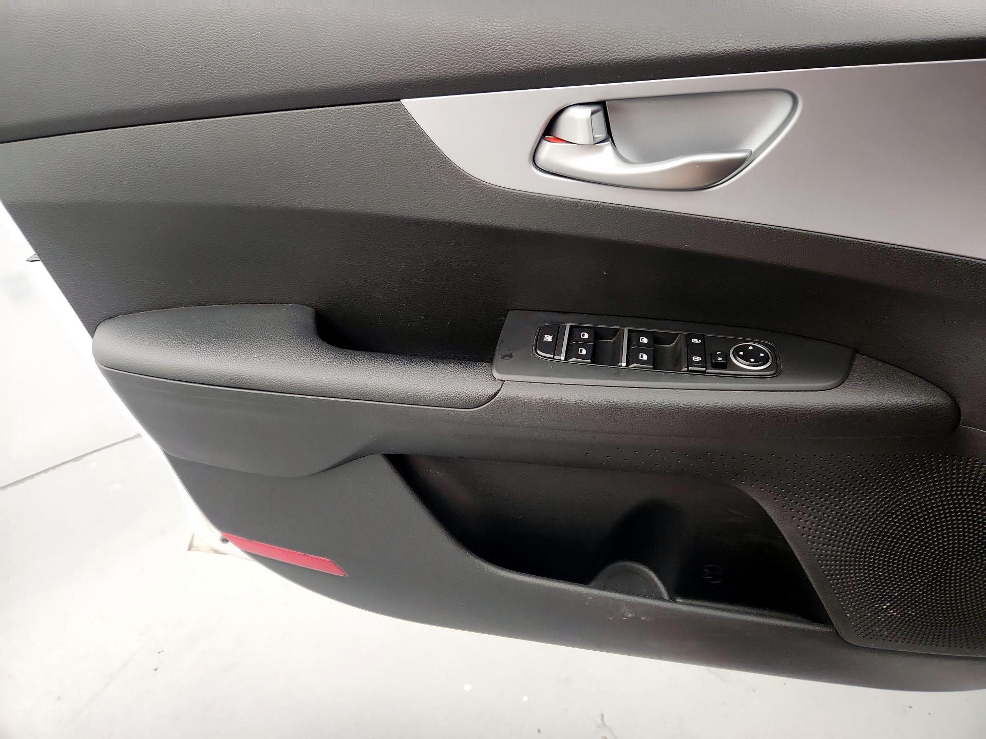 Thumbnail: 2023 Kia Forte - 12