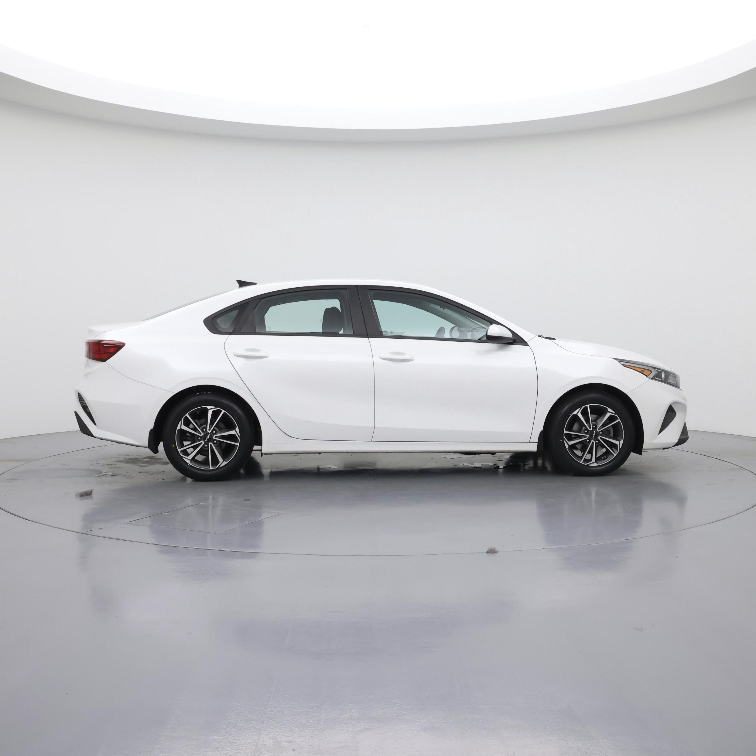 Thumbnail: 2023 Kia Forte - 7