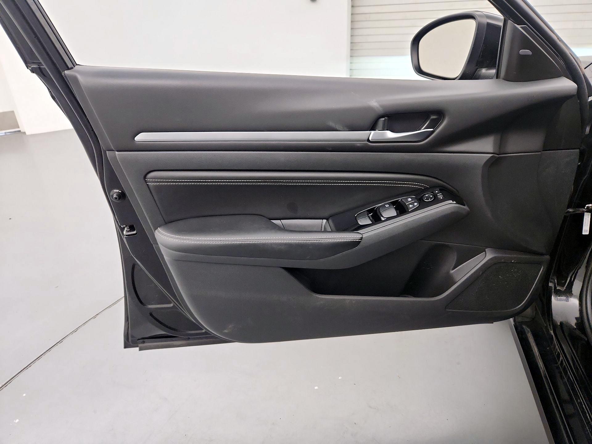 Thumbnail: 2022 Nissan Altima - 12