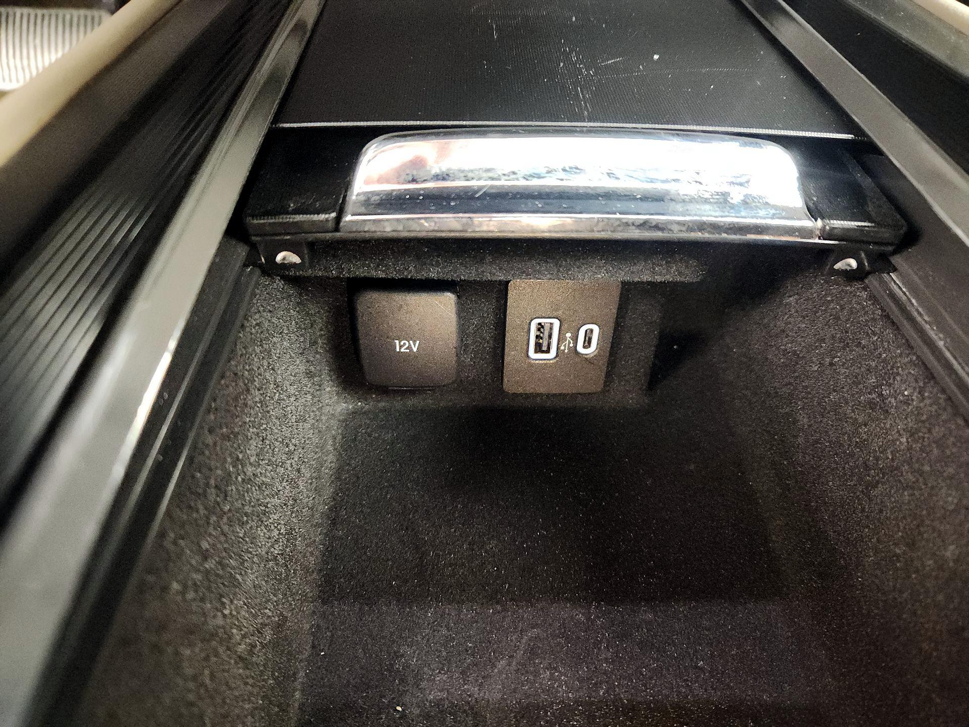 Thumbnail: 2022 Lincoln Corsair - 18