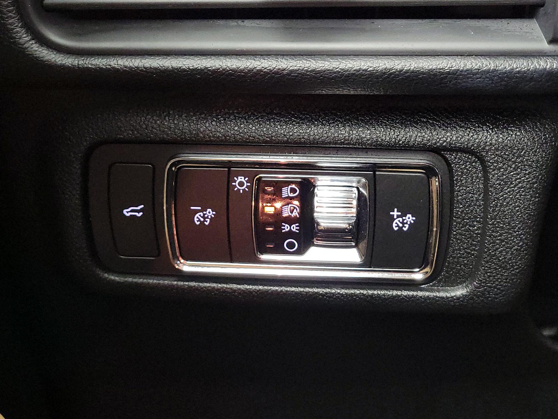 Thumbnail: 2022 Lincoln Corsair - 13