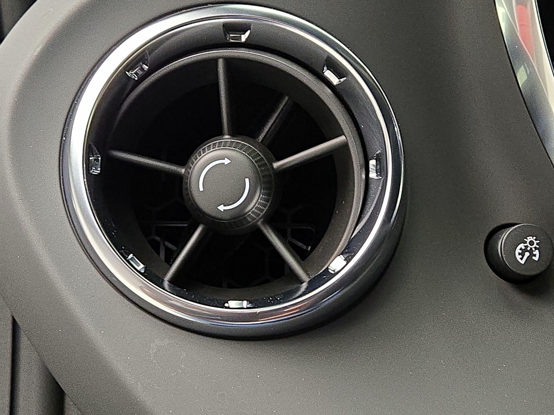 Thumbnail: 2022 Chevrolet Camaro - 13