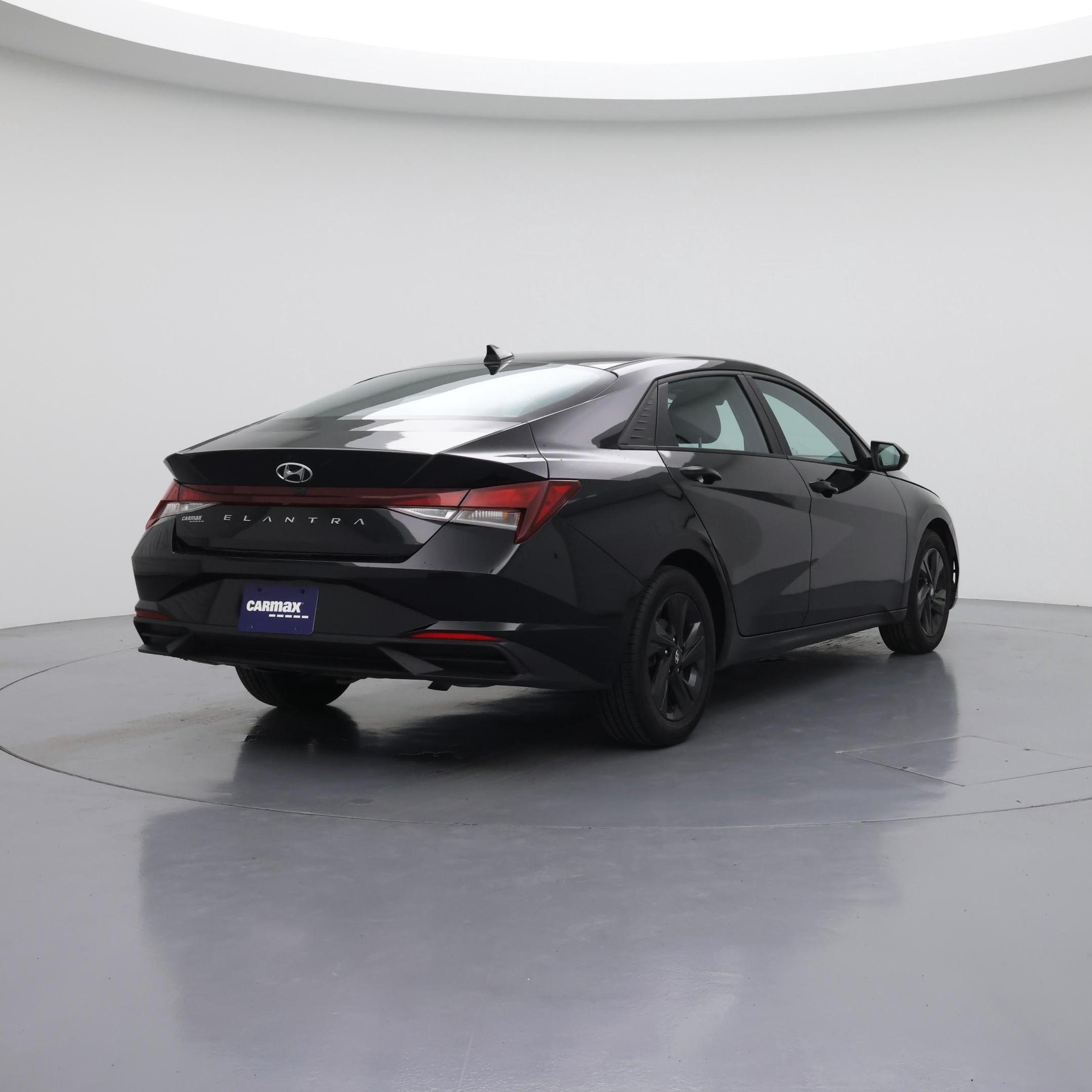 Thumbnail: 2023 Hyundai Elantra - 8