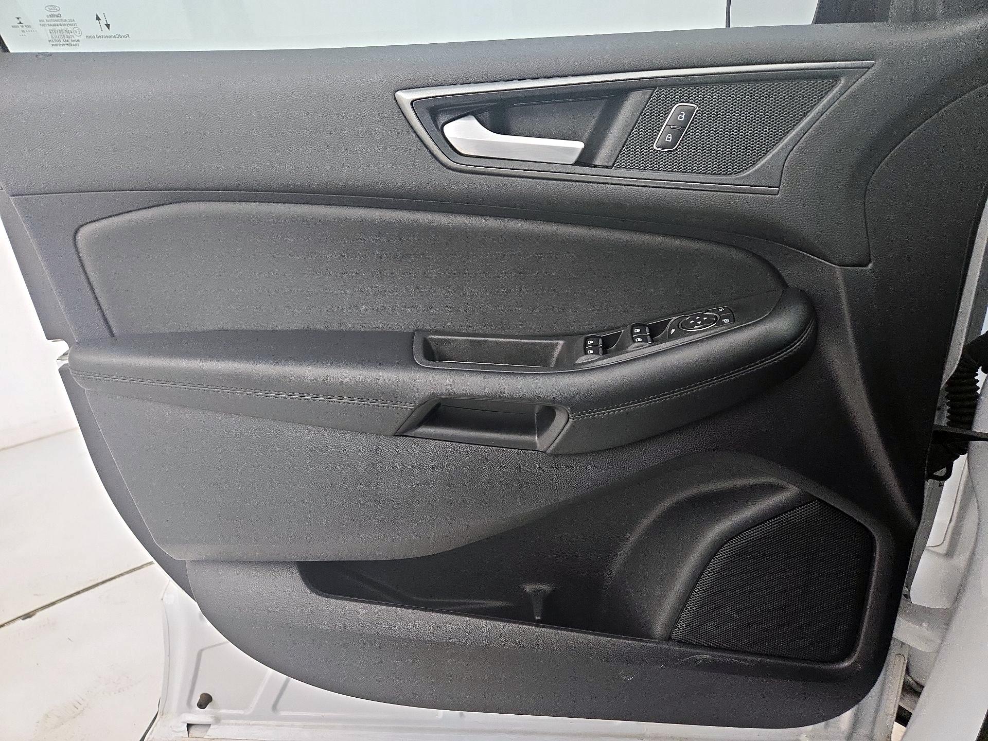 Thumbnail: 2020 Ford Edge - 12