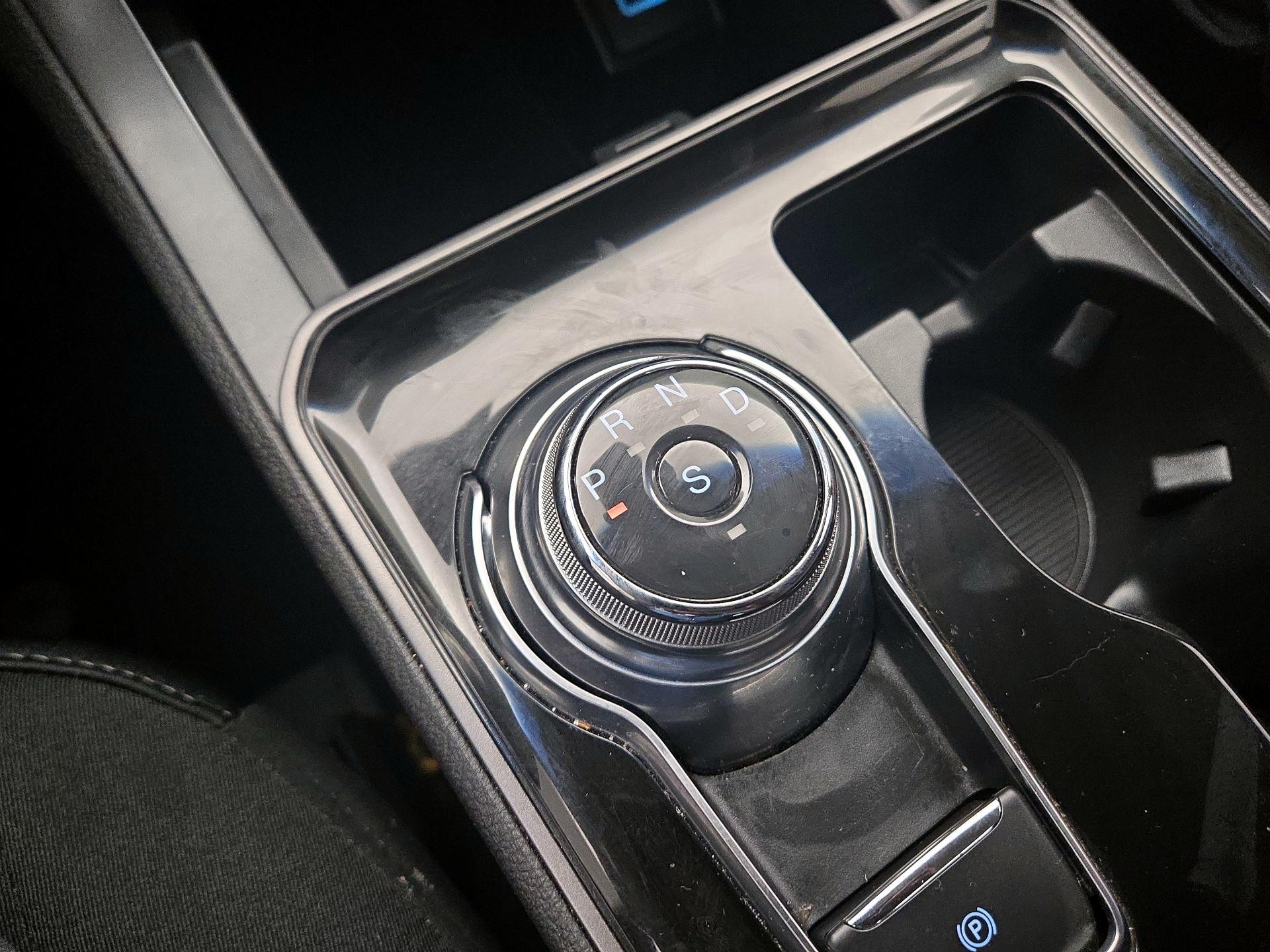 Thumbnail: 2020 Ford Edge - 17