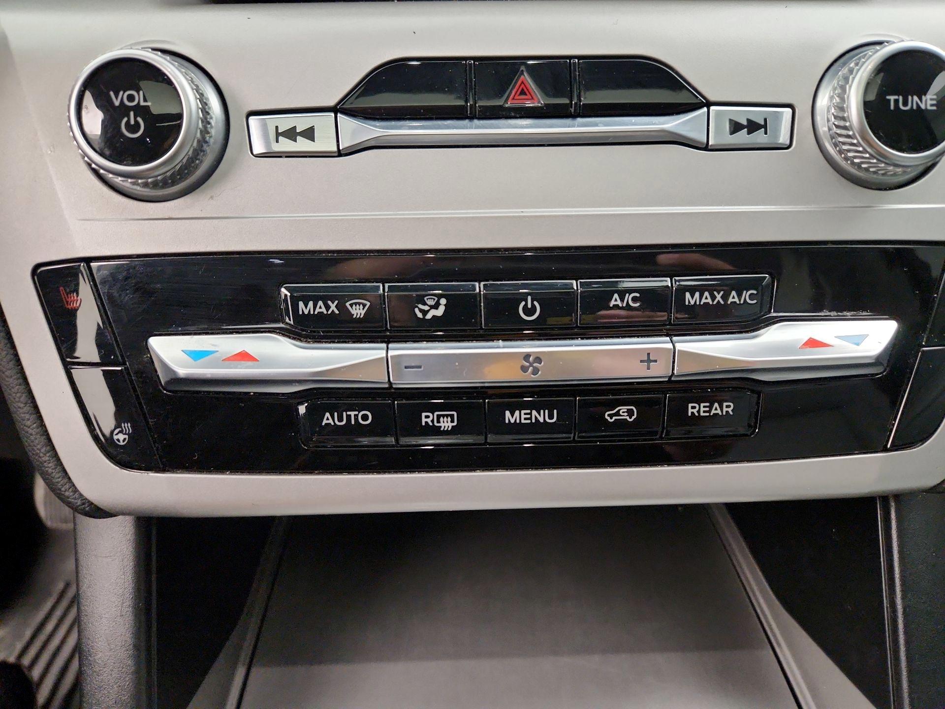 Thumbnail: 2021 Ford Explorer - 16