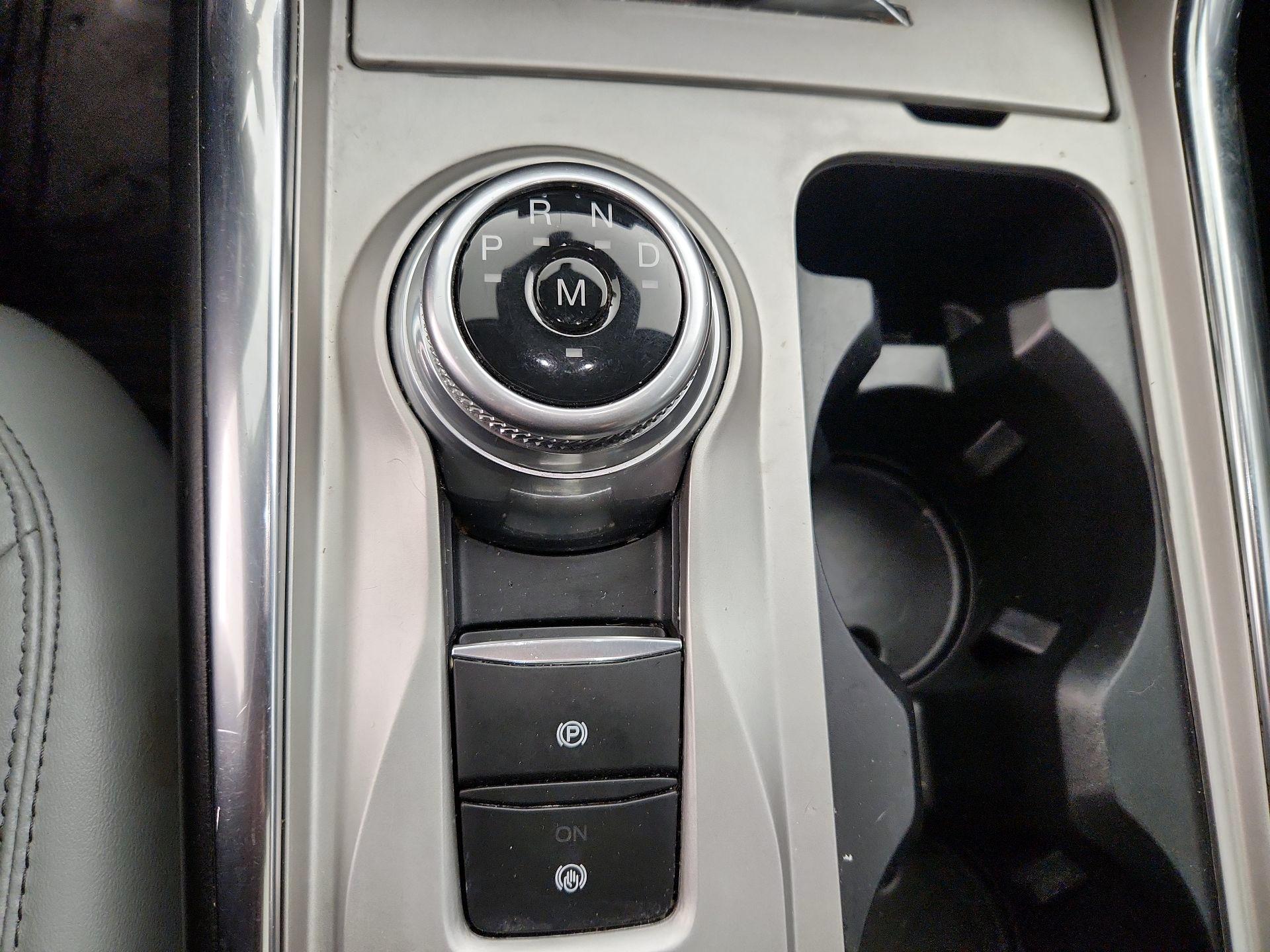 Thumbnail: 2021 Ford Explorer - 17