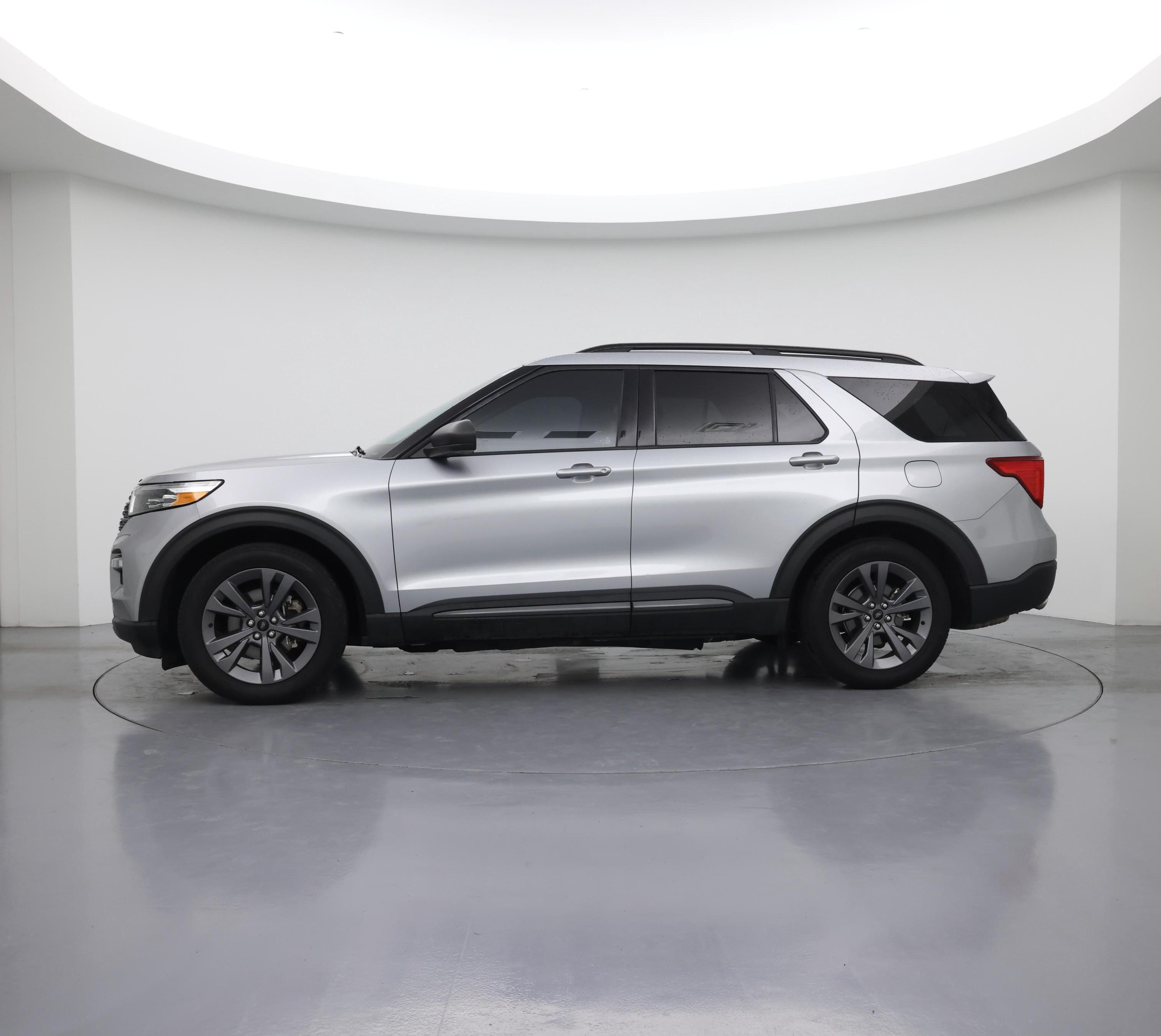 Thumbnail: 2021 Ford Explorer - 3