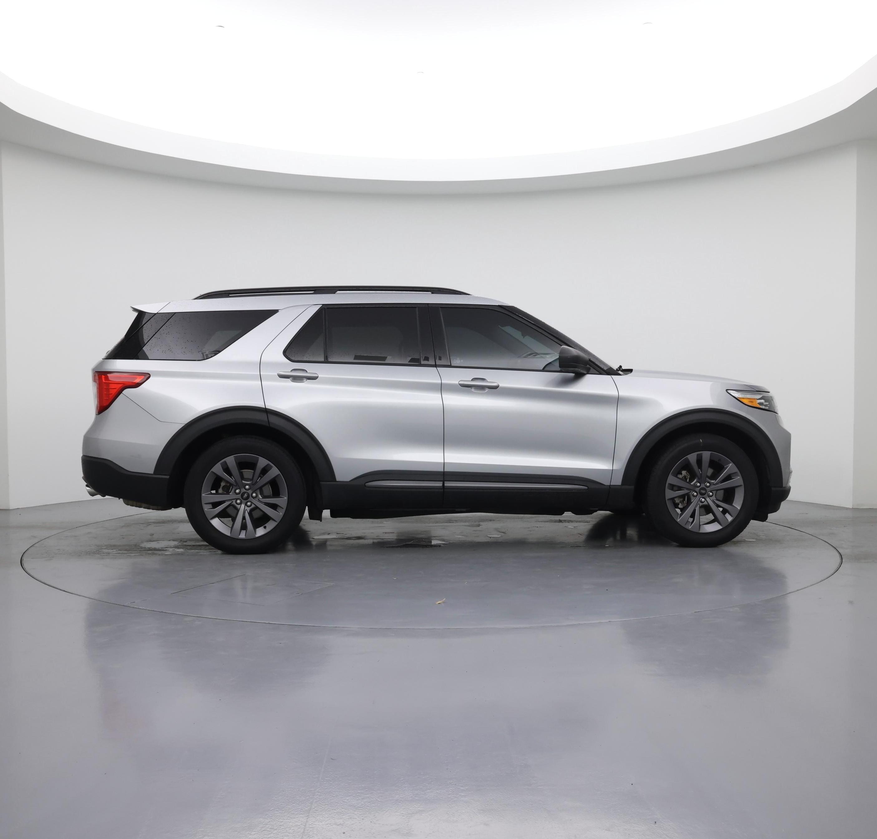 Thumbnail: 2021 Ford Explorer - 7