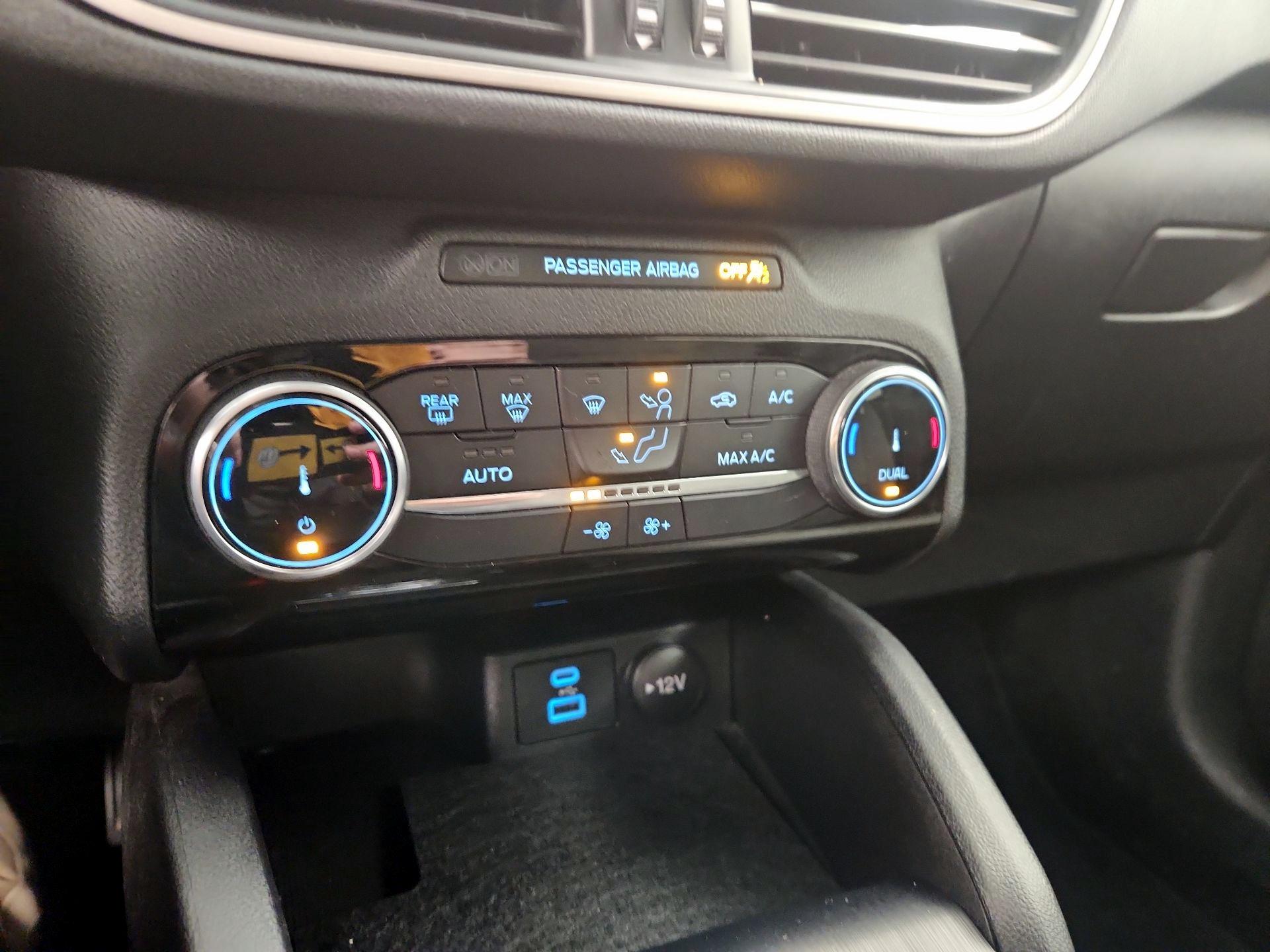 Thumbnail: 2022 Ford Escape - 16