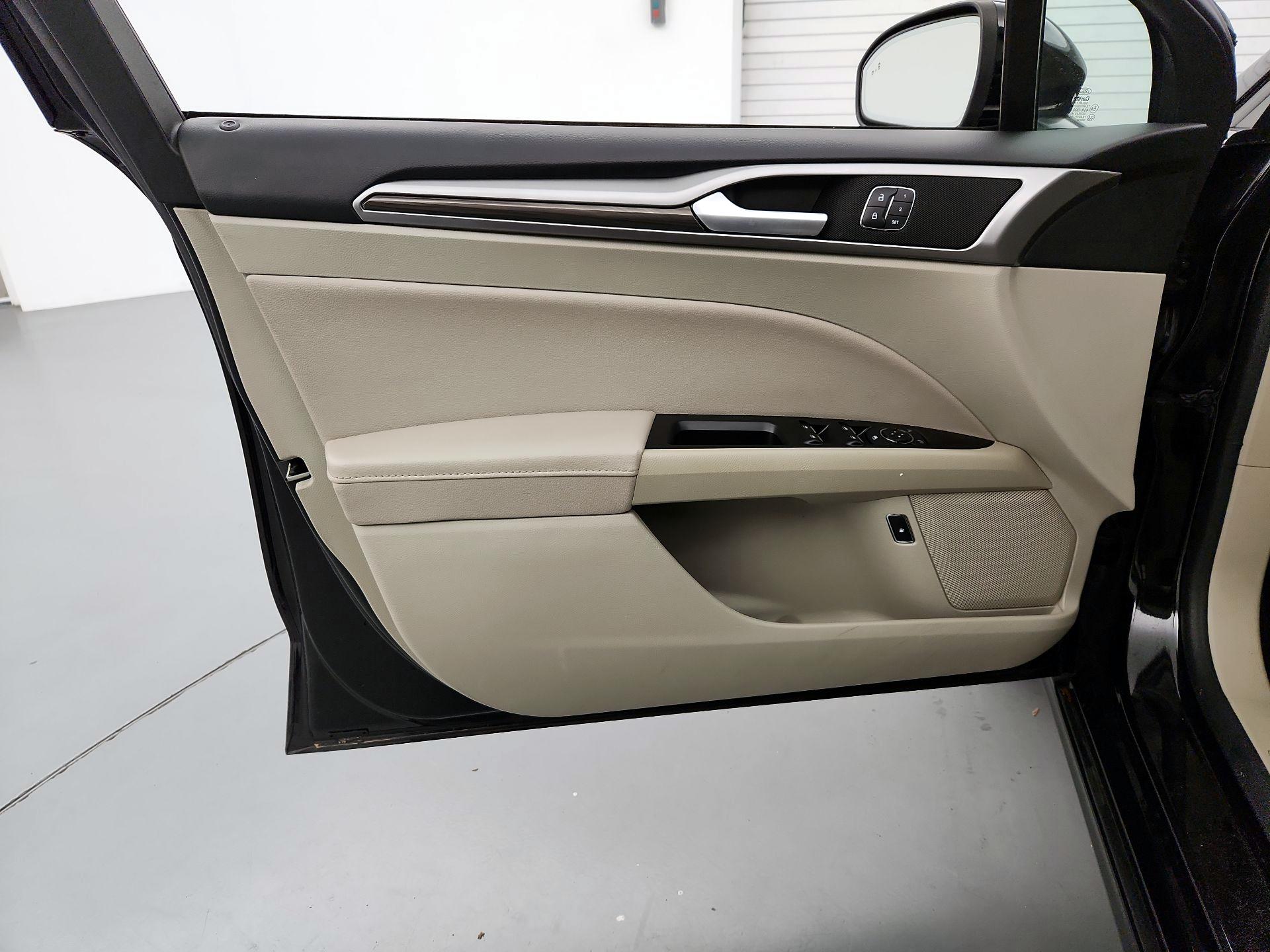 Thumbnail: 2020 Ford Fusion - 12