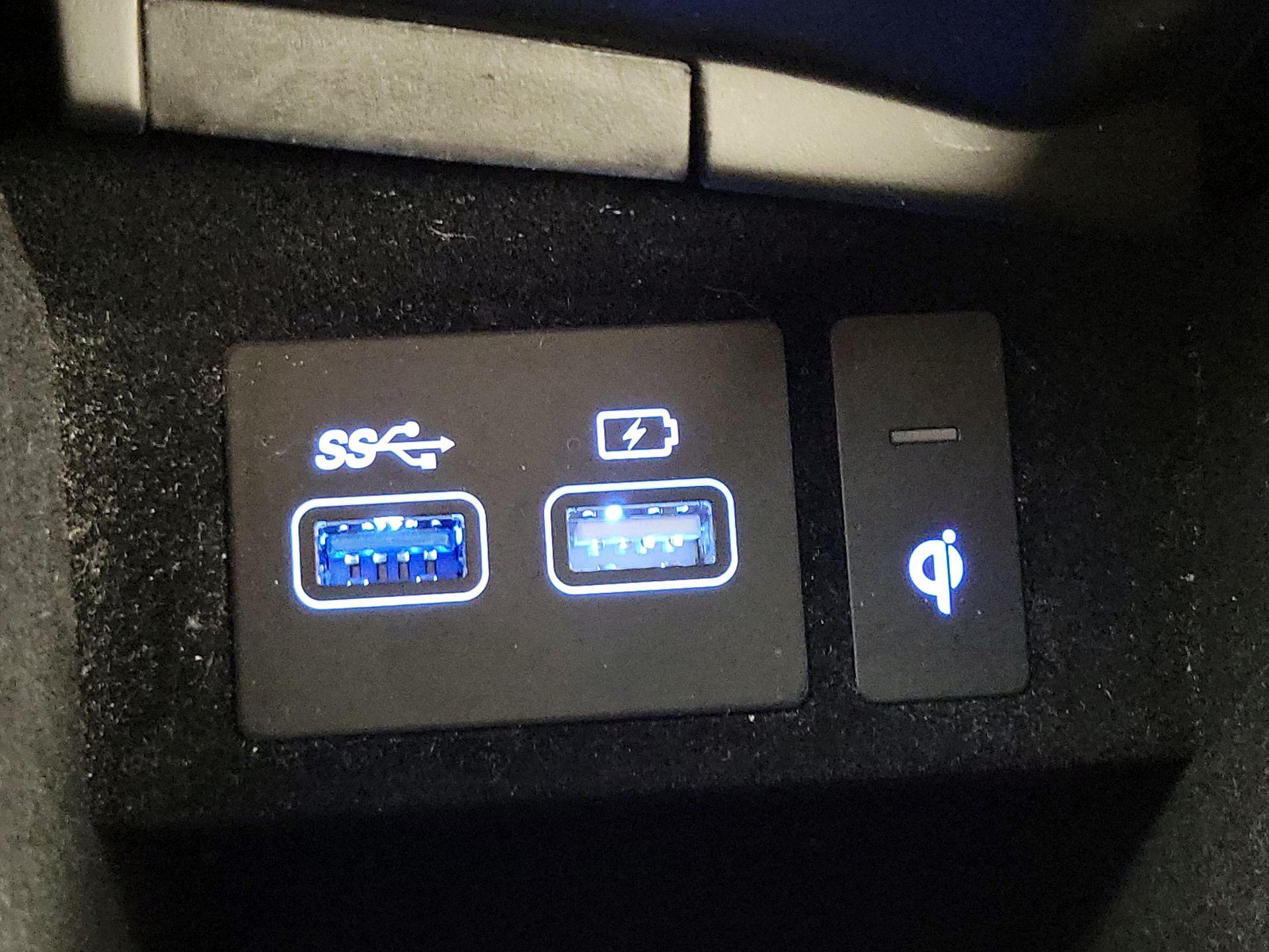 Thumbnail: 2023 Genesis GV70 - 19