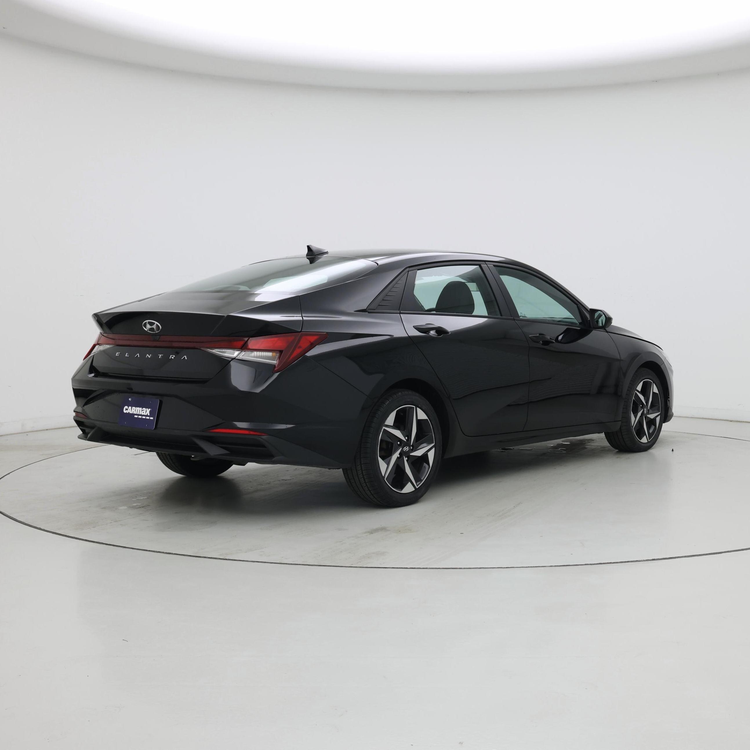 Thumbnail: 2023 Hyundai Elantra - 8