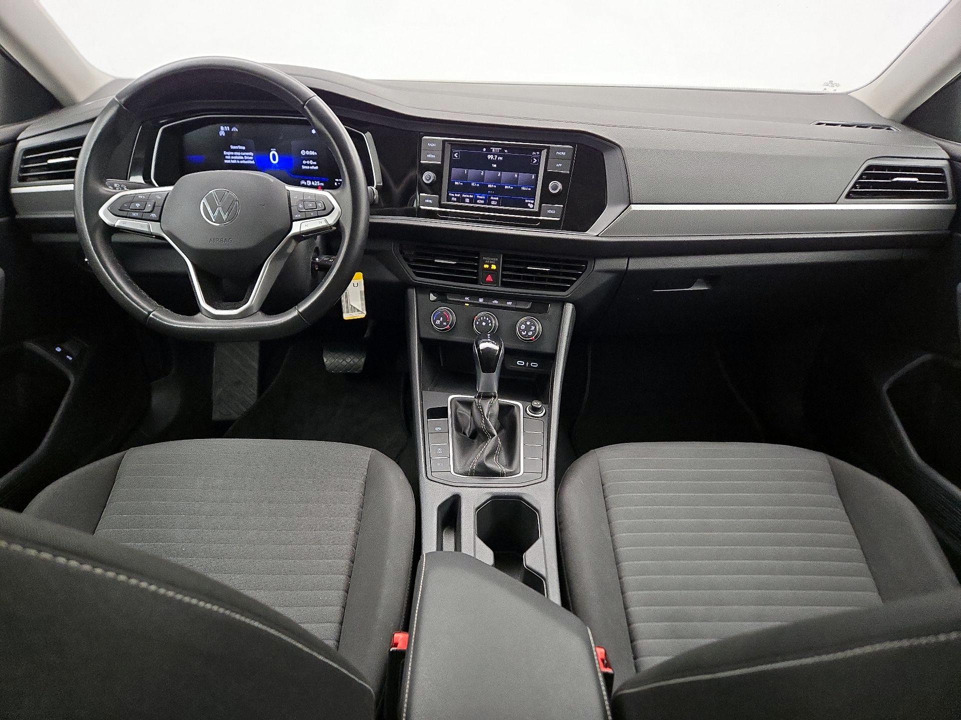 Thumbnail: 2024 Volkswagen Jetta - 9