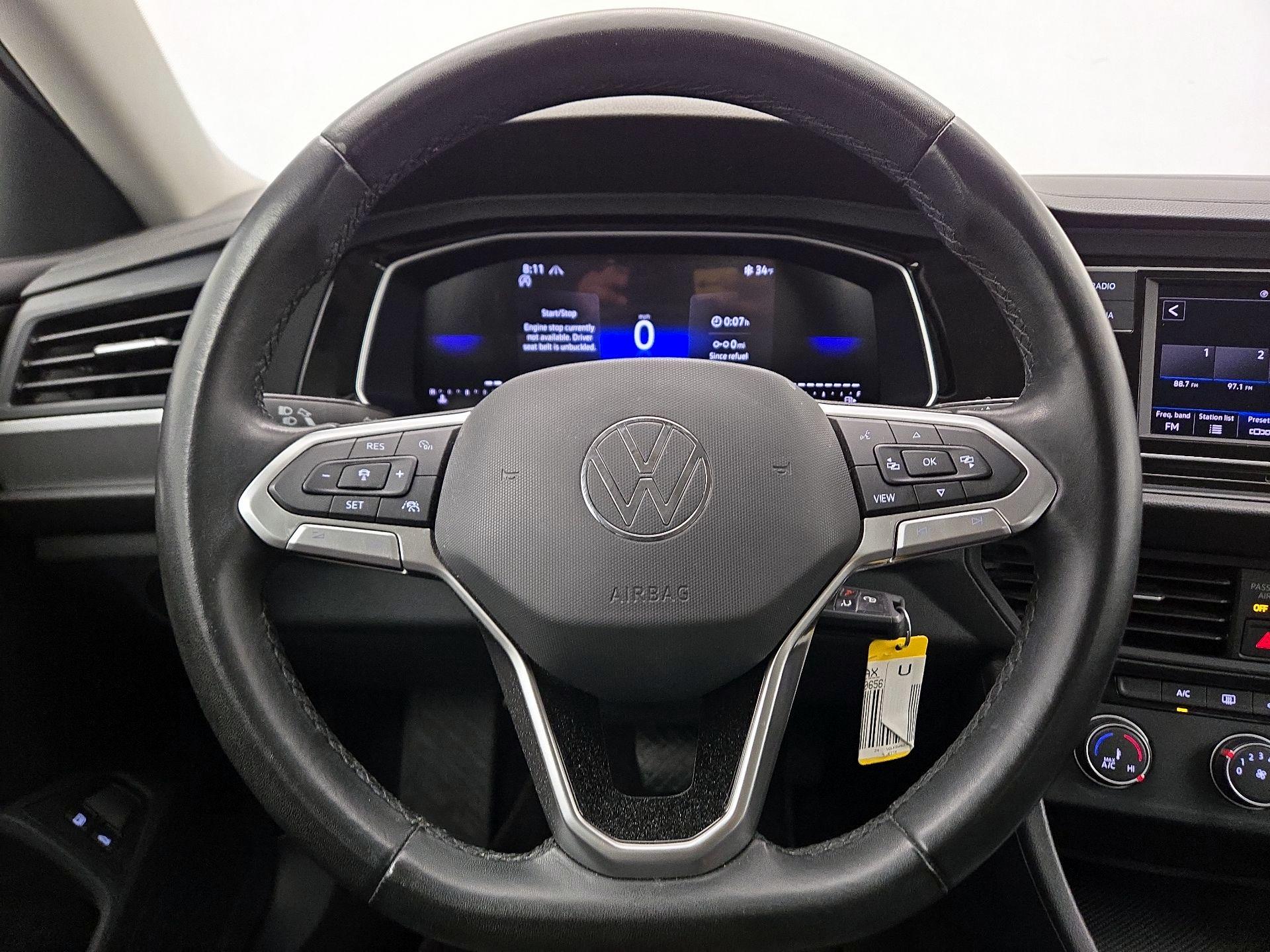 Thumbnail: 2024 Volkswagen Jetta - 10