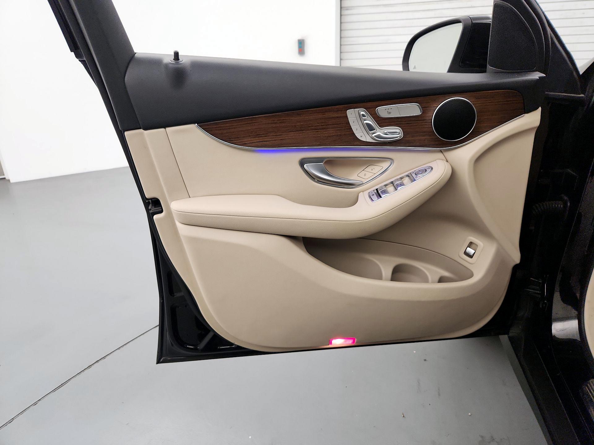 Thumbnail: 2022 Mercedes-Benz GLC - 12