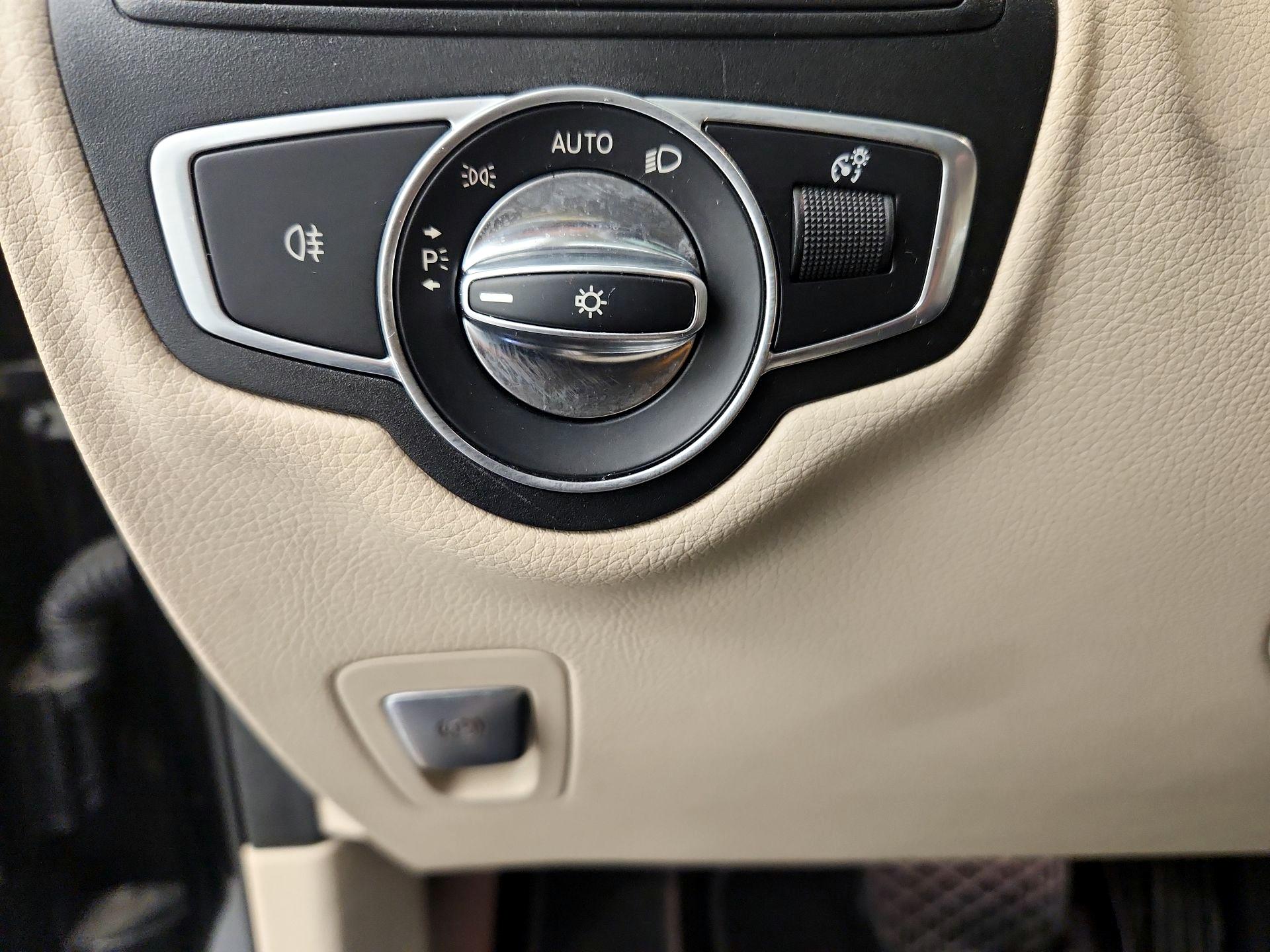 Thumbnail: 2022 Mercedes-Benz GLC - 13