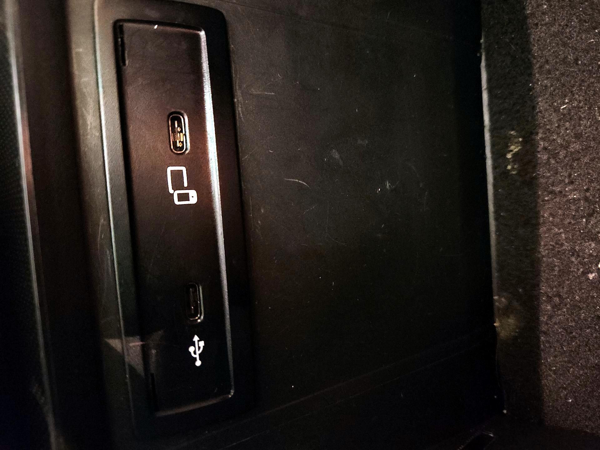 Thumbnail: 2022 Mercedes-Benz GLC - 18