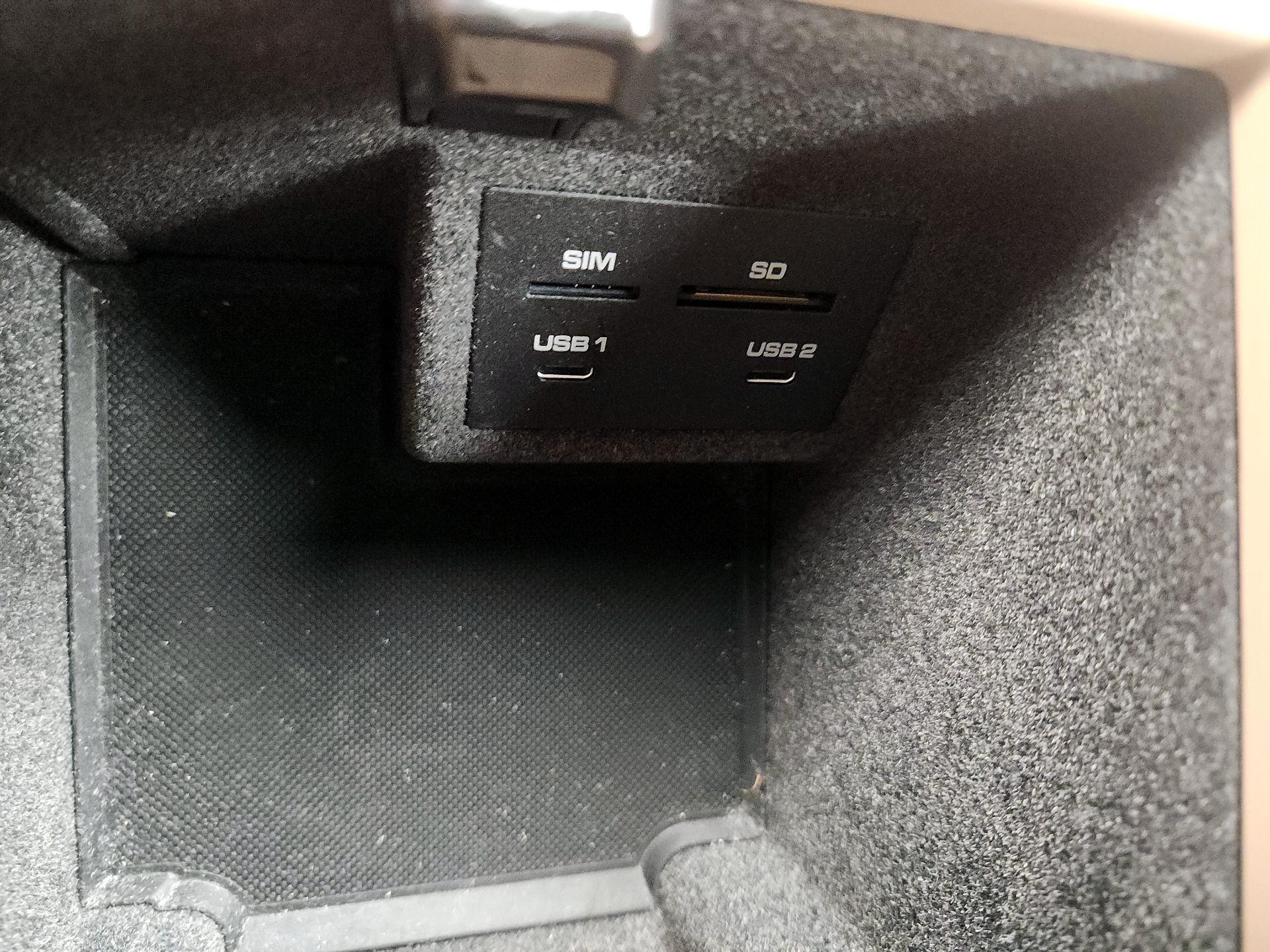 Thumbnail: 2020 Porsche Macan - 19